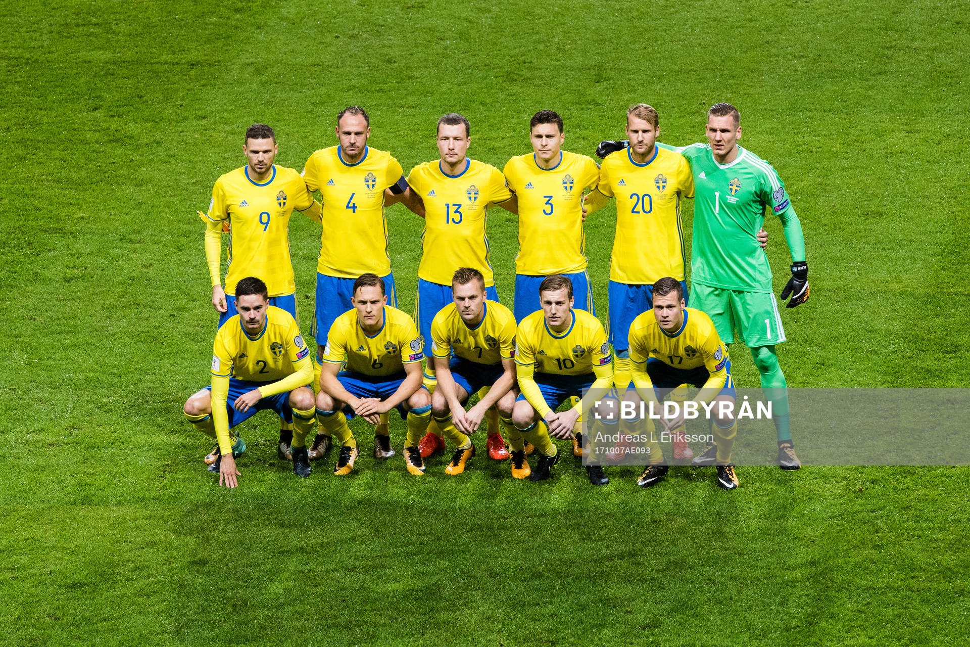 Sveriges startelva innan VM-kvalmatchen i fotboll mellan