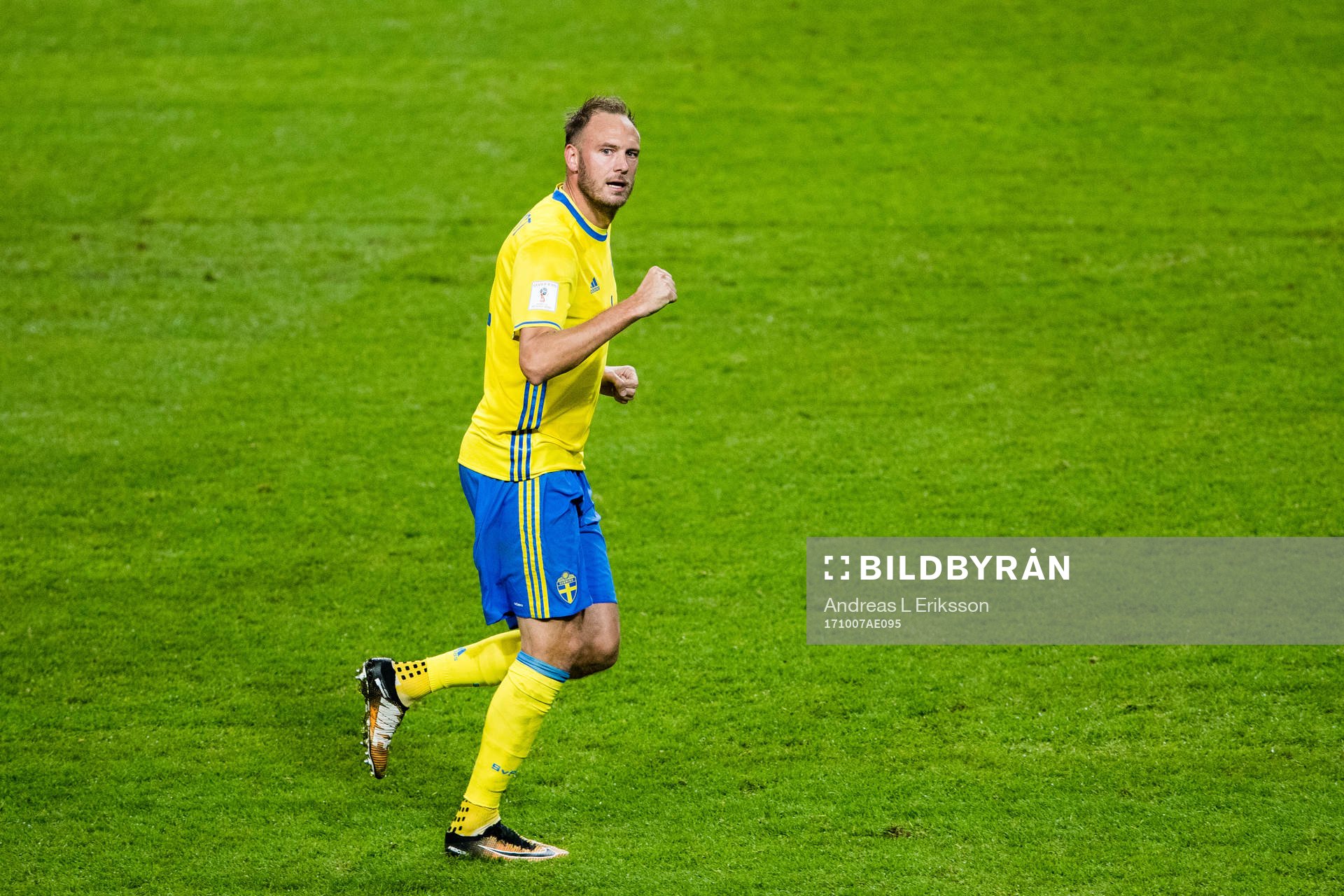 Sveriges Andreas Granqvist jublar