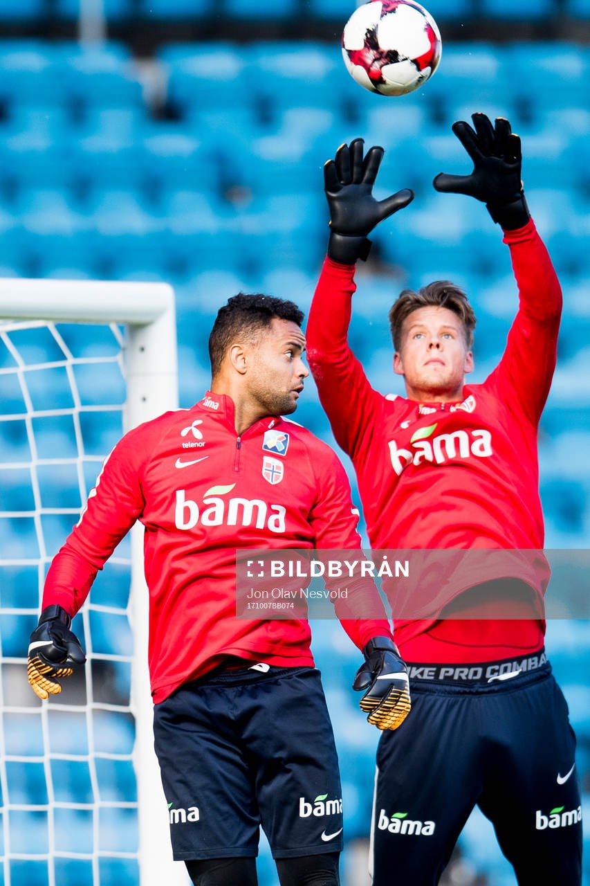 Goalkeeper Sten Grytebust and goalkeeper Ørjan Håskjold