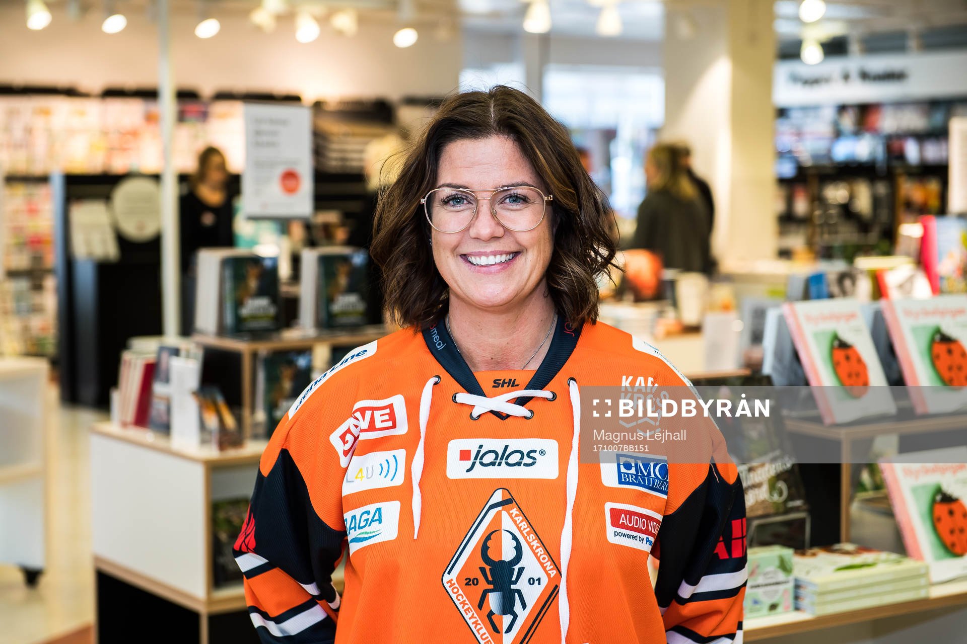 Butikschef Linda Blomqvist på akademibokhandeln i