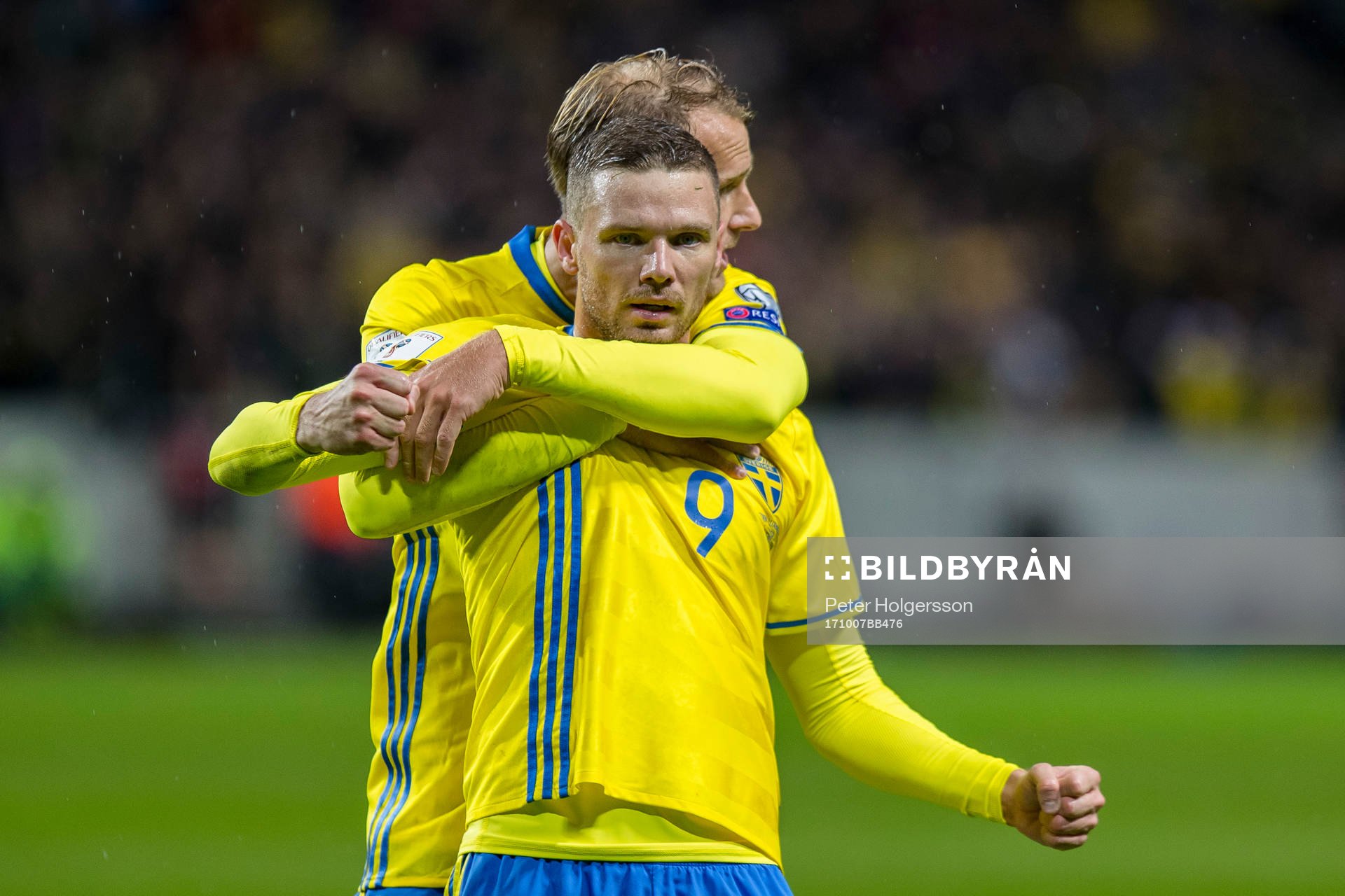 Sveriges Ola Toivonen och Marcus Berg jublar
