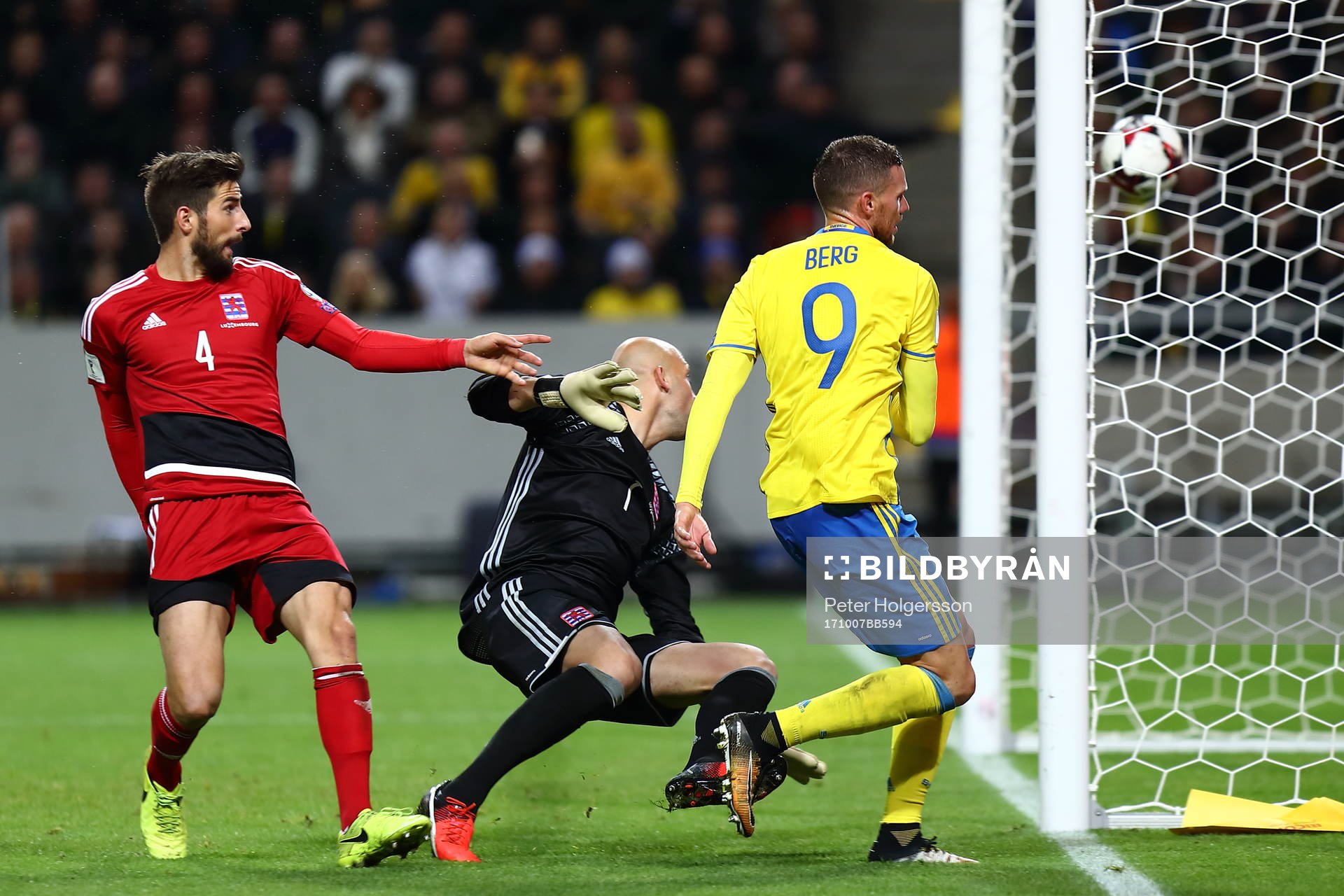 Sveriges Marcus Berg gör mål 7-0 förbi Luxemburgs