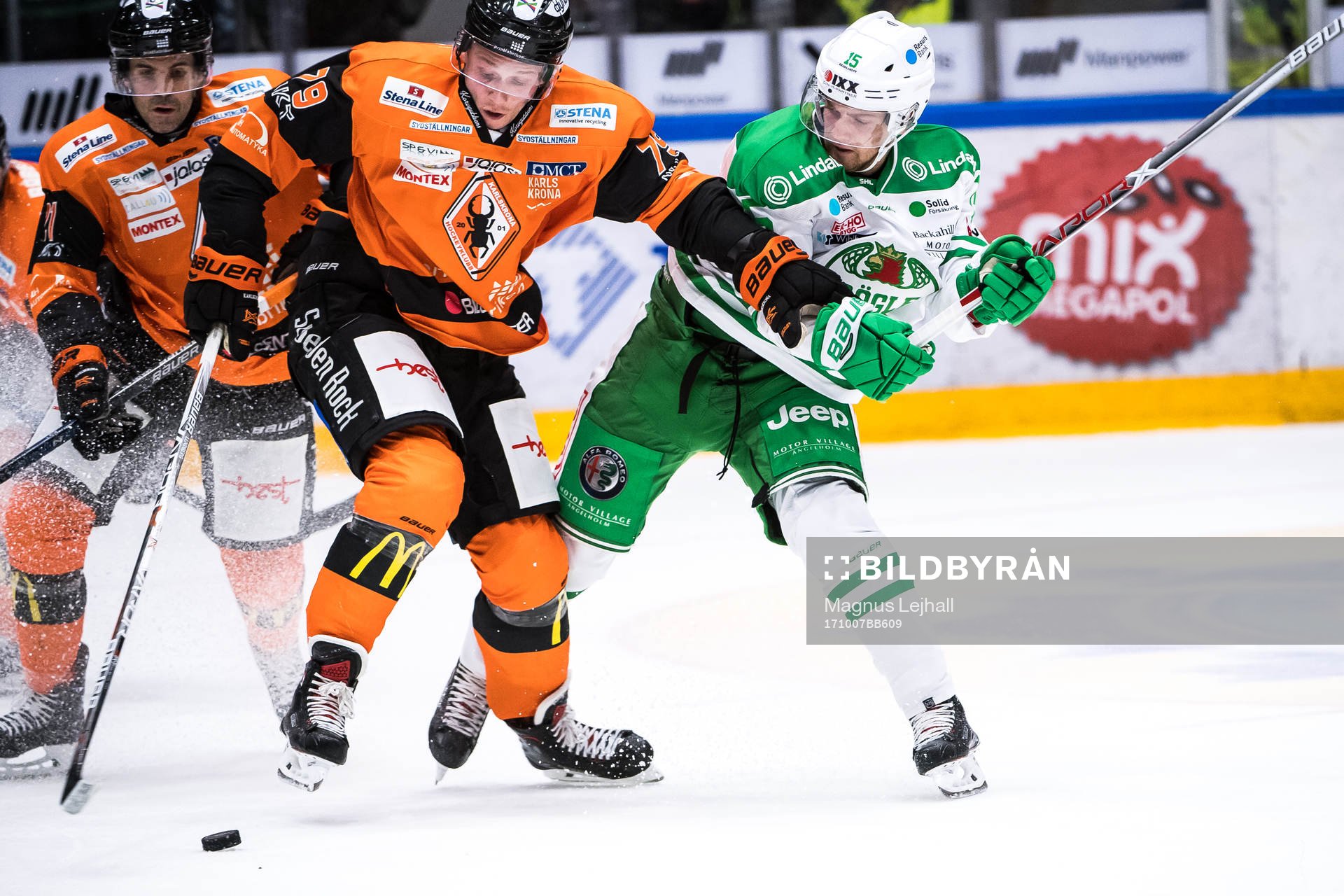 Karlskronas Cory Murphy, Emil Lundberg och Rögles Simon