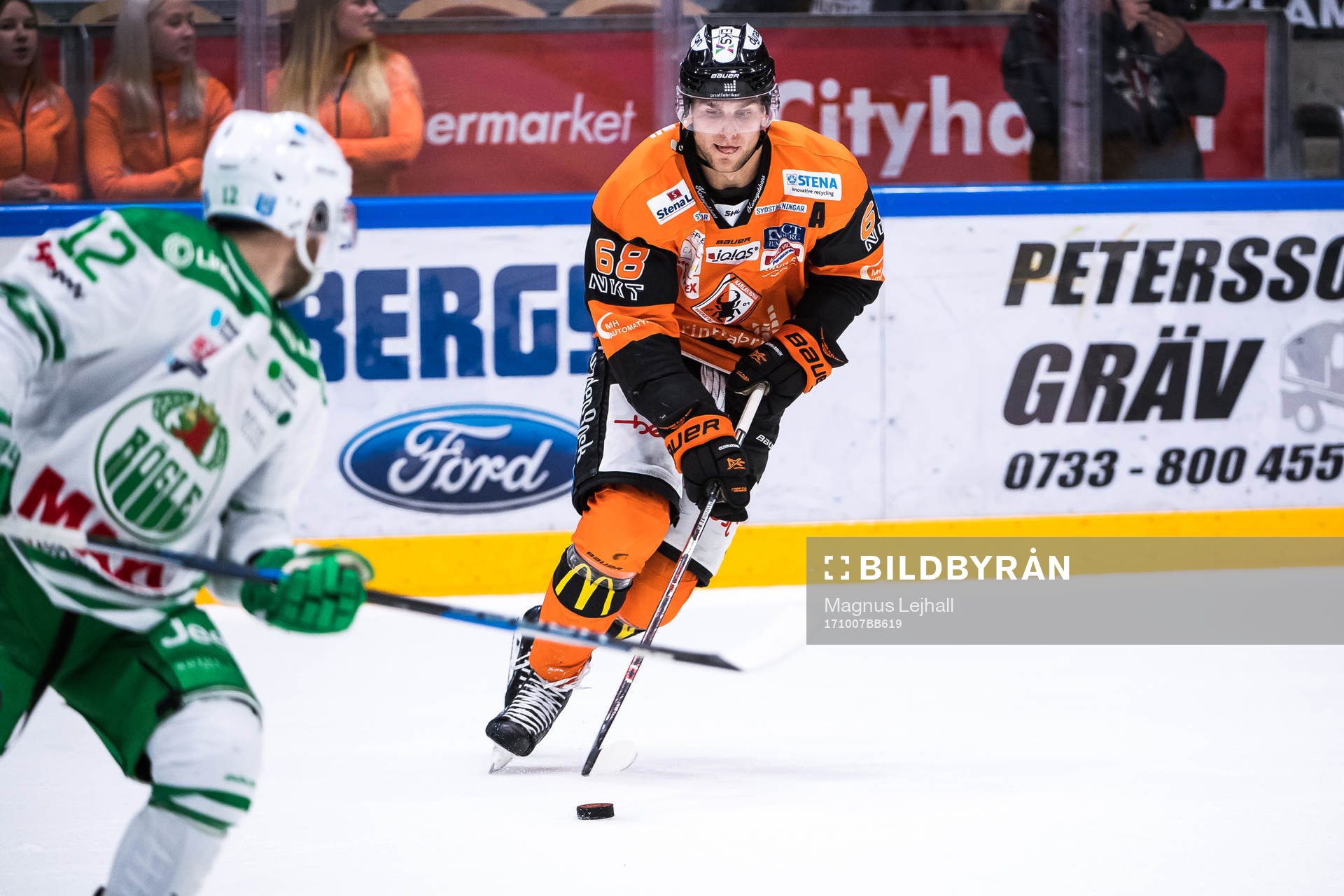Karlskronas Daniel Gunnarsson  och Rögles Jack Connolly