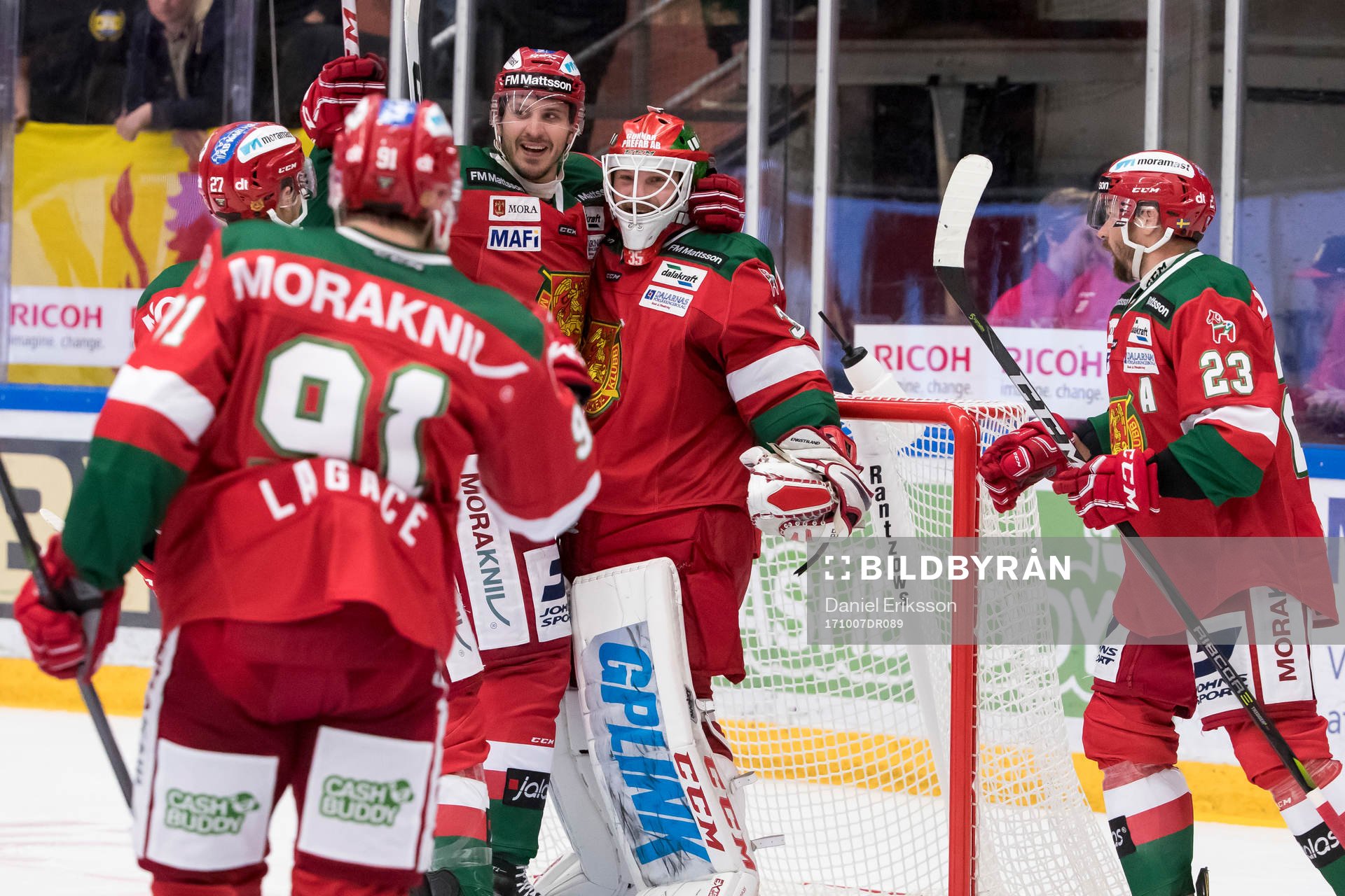 Moras målvakt Christian Engstrand jublar