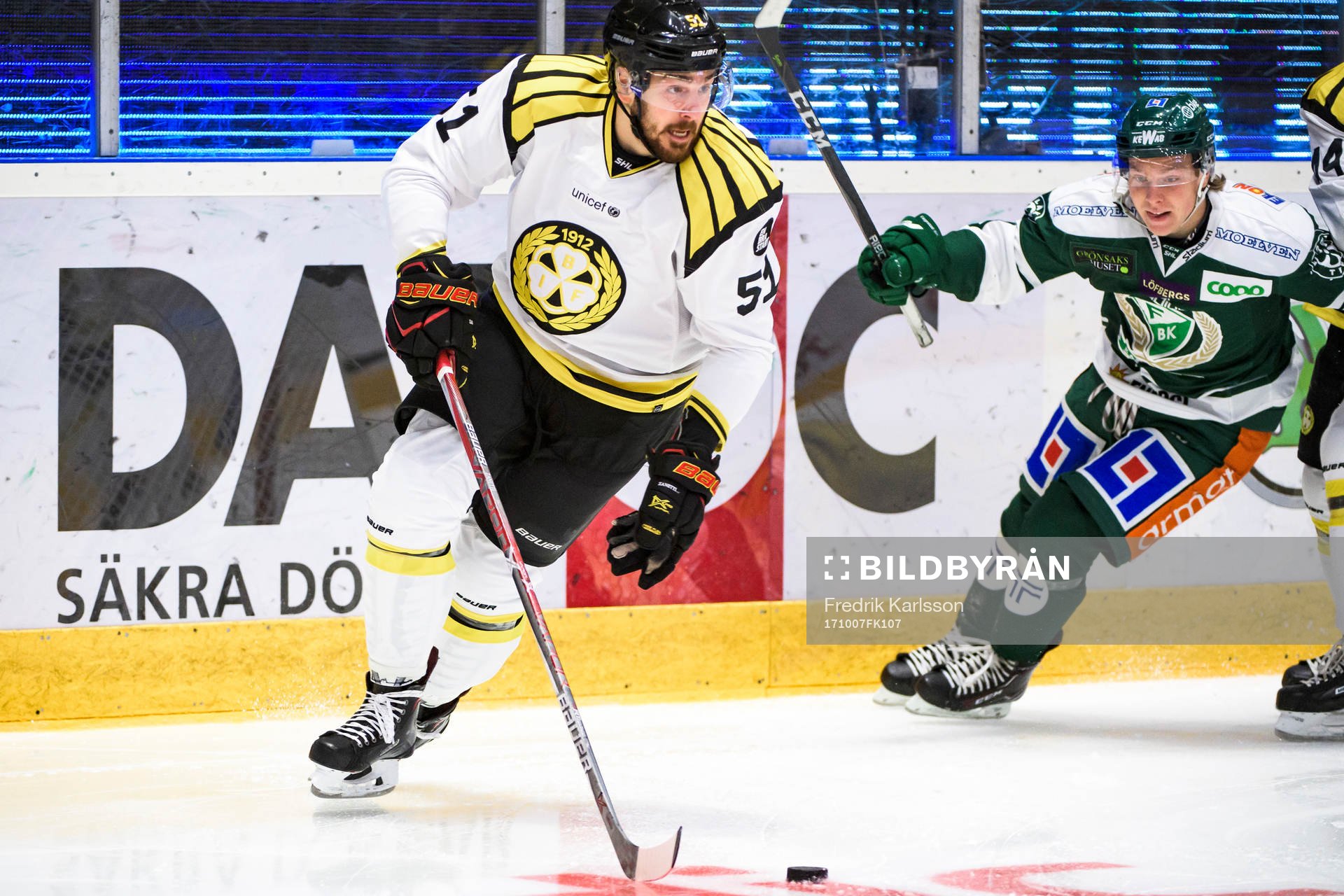 Brynäs Marc Zanetti och Färjestads Oskar Steen