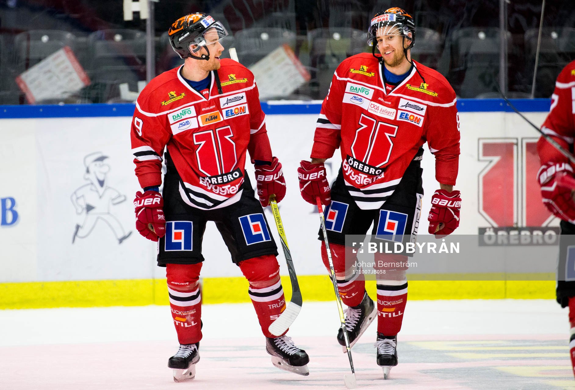 Örebros Tylor Spink gör 2-1 och jublar med sin