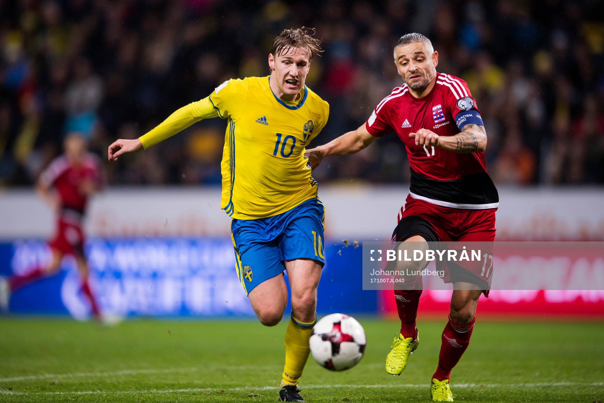Sveriges Emil Forsberg och Luxemburgs Mario Mutsch