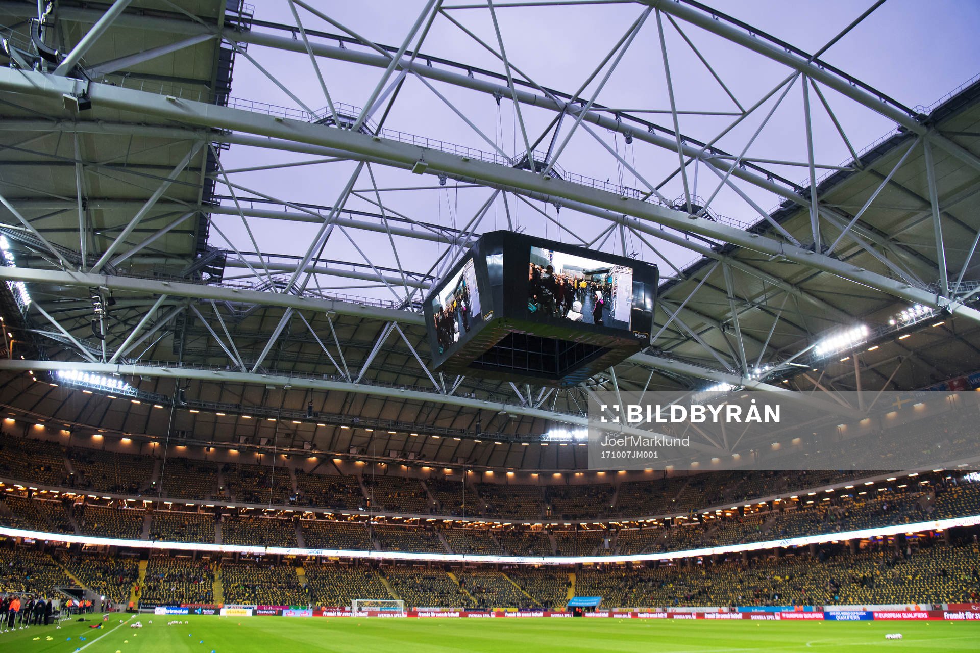Öppet tak på Friends Arena