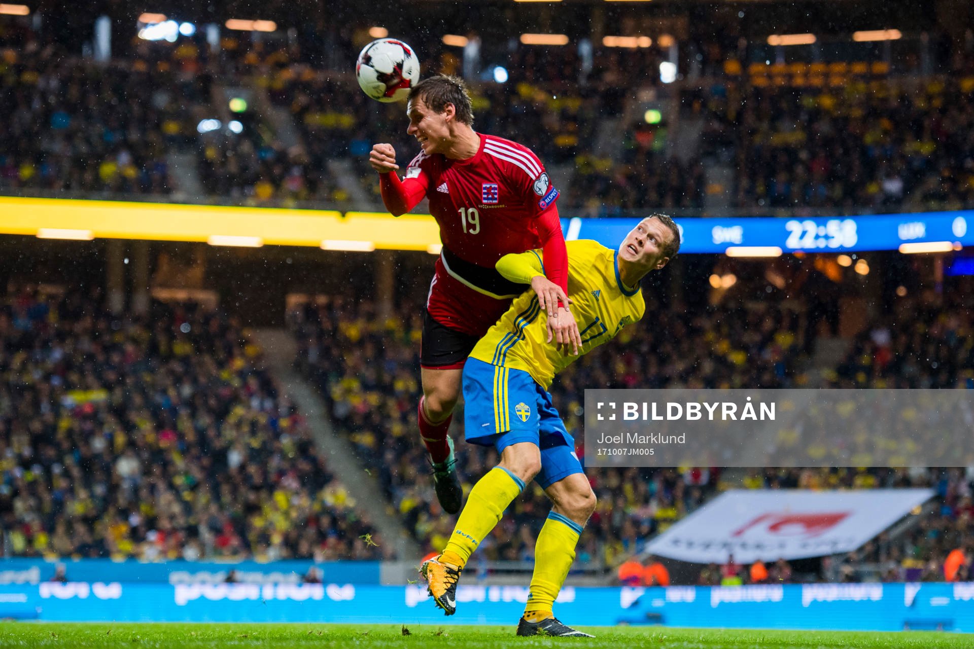Luxemburgs Mathias Jänisch och Sveriges Oscar Wendt