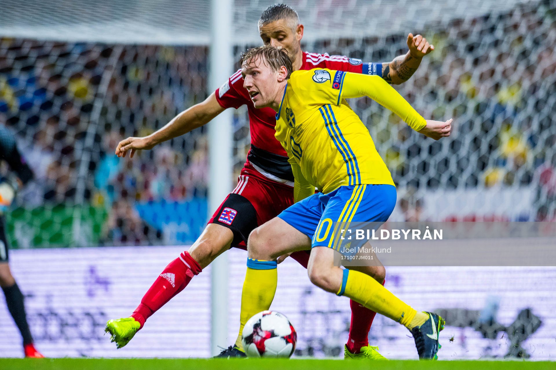 Sveriges Emil Forsberg och Luxemburgs Mario Mutsch