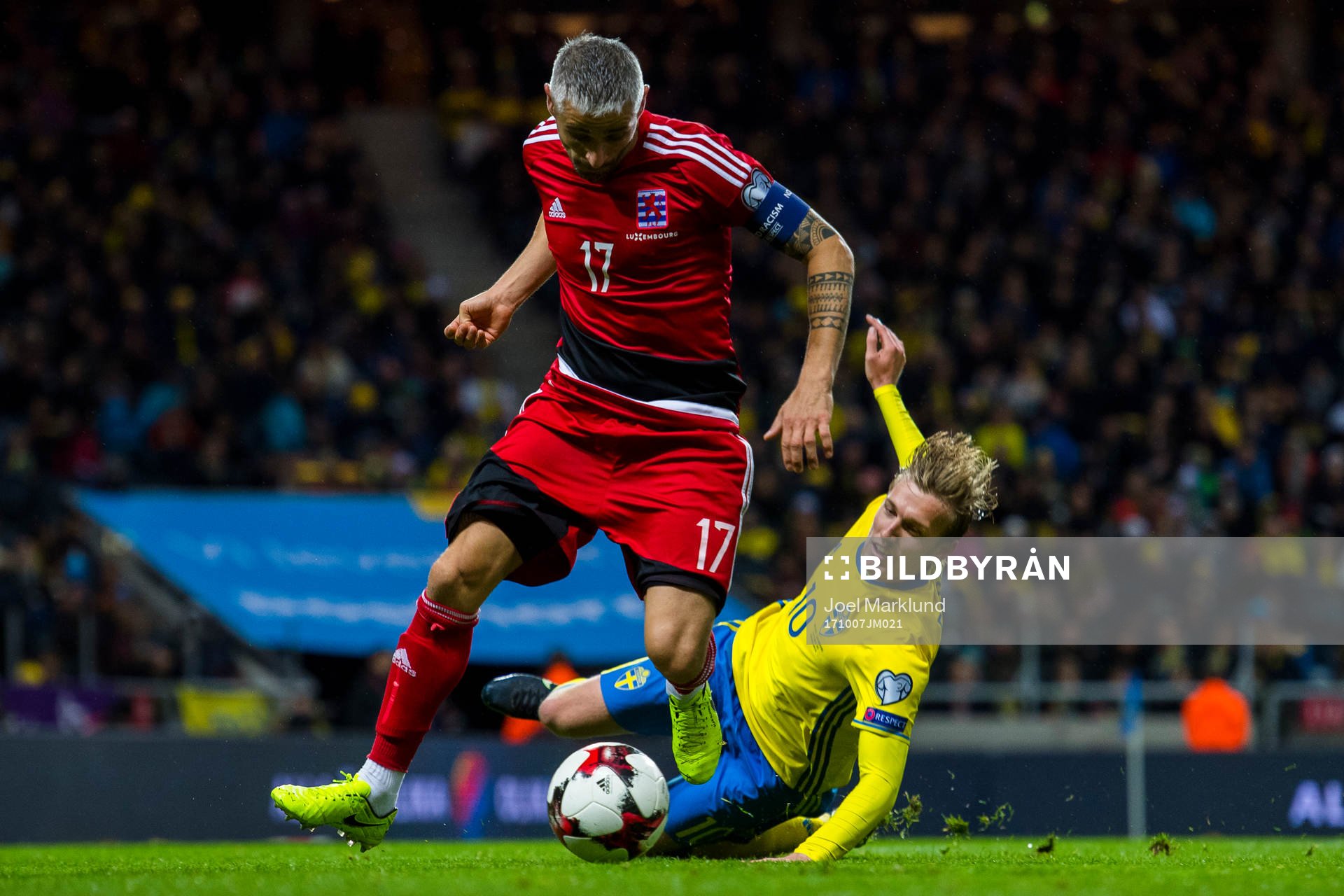 Sveriges Emil Forsberg och Luxemburgs Mario Mutsch