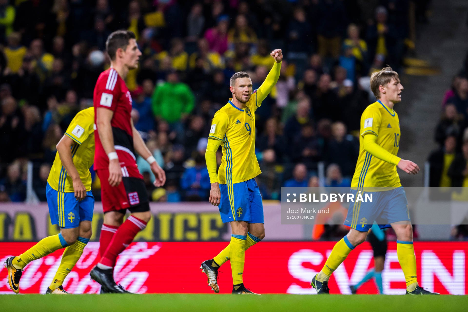 Sveriges Marcus Berg jublar