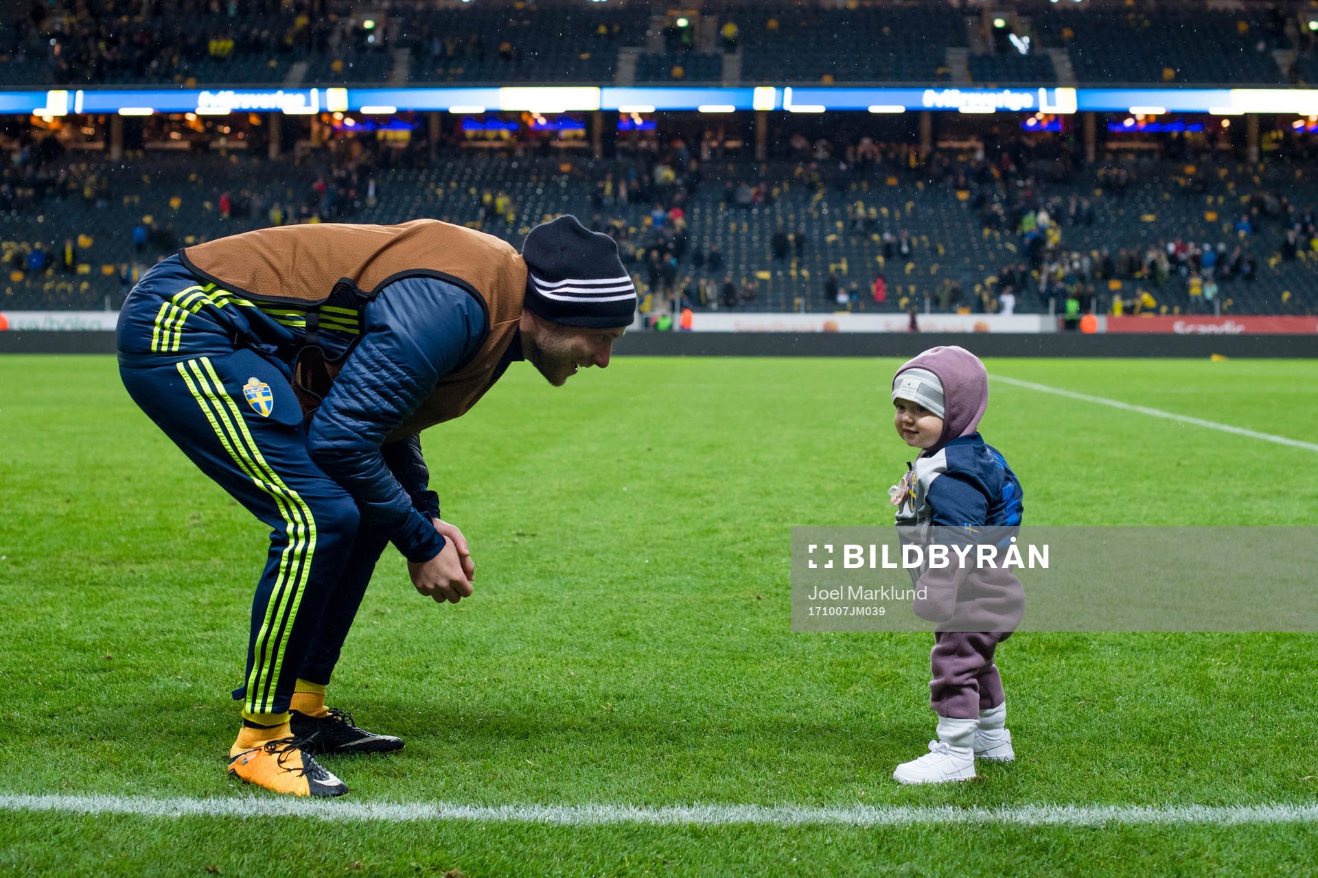 Sveriges John Guidetti med sin dotter