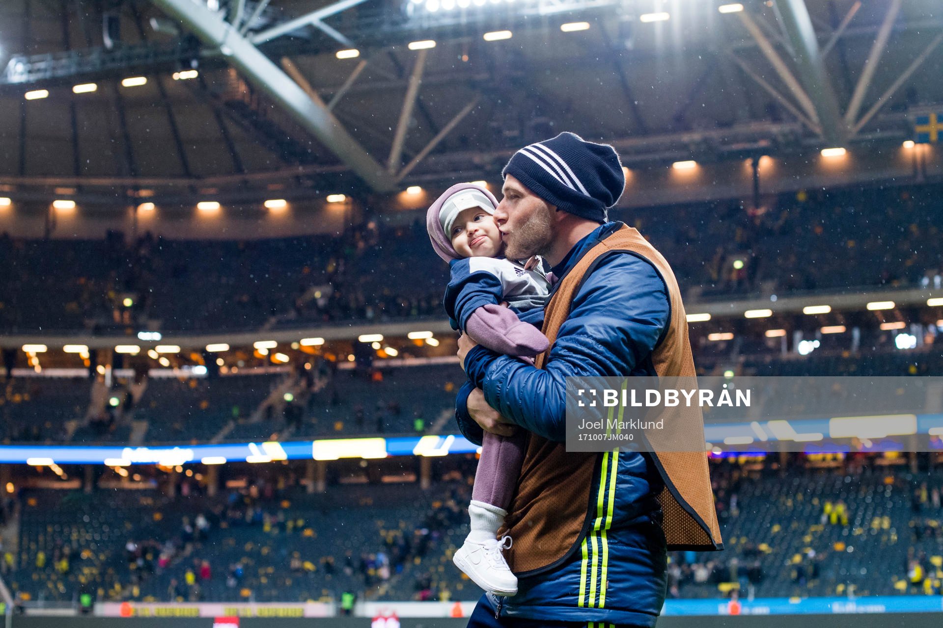 Sveriges John Guidetti med sin dotter