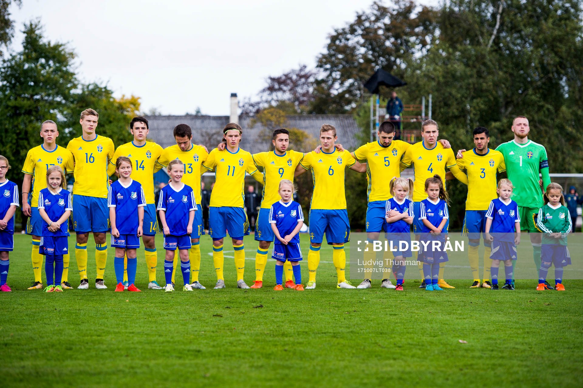 under landskampen i fotboll mellan Sverige och Danmark