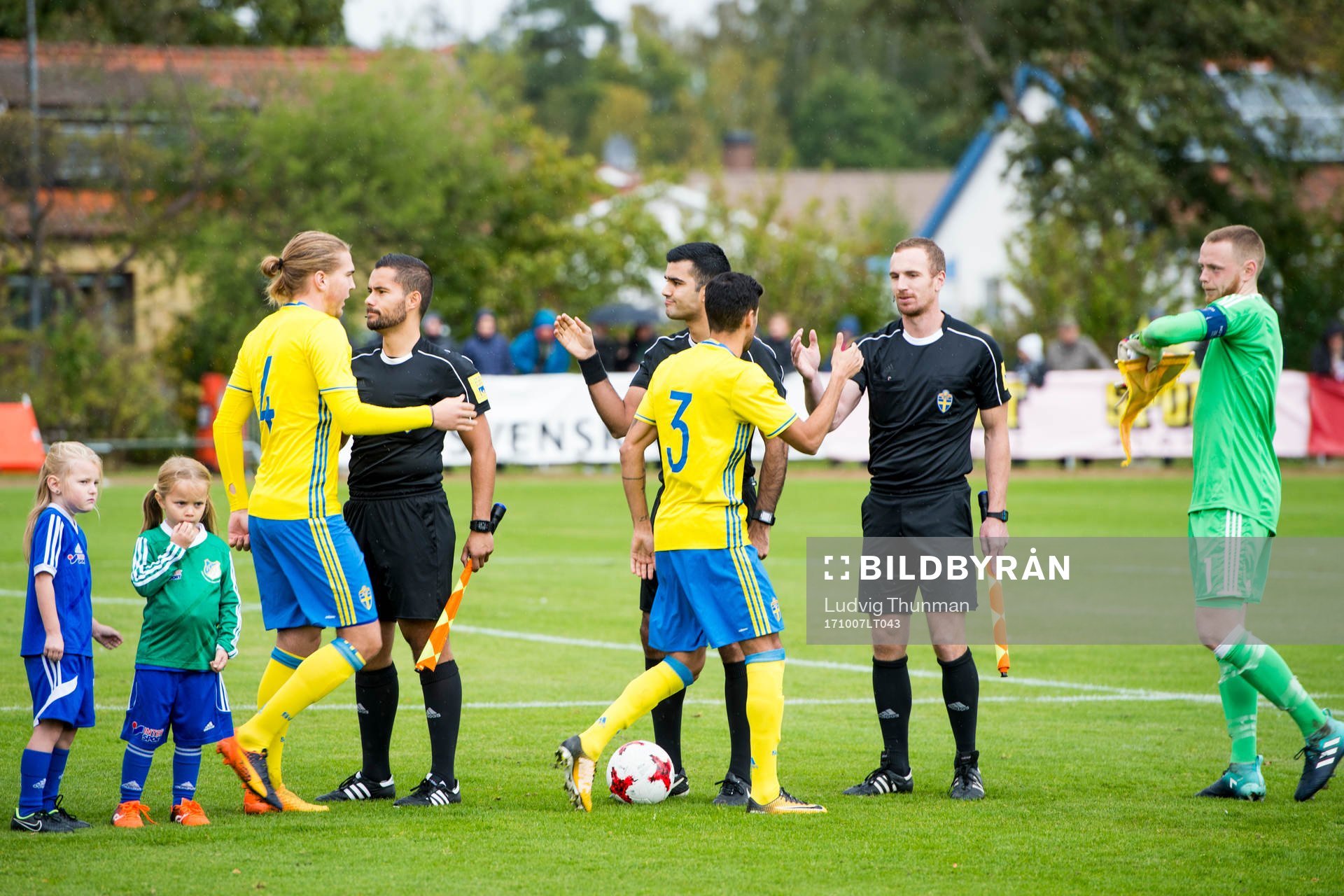 under landskampen i fotboll mellan Sverige och Danmark