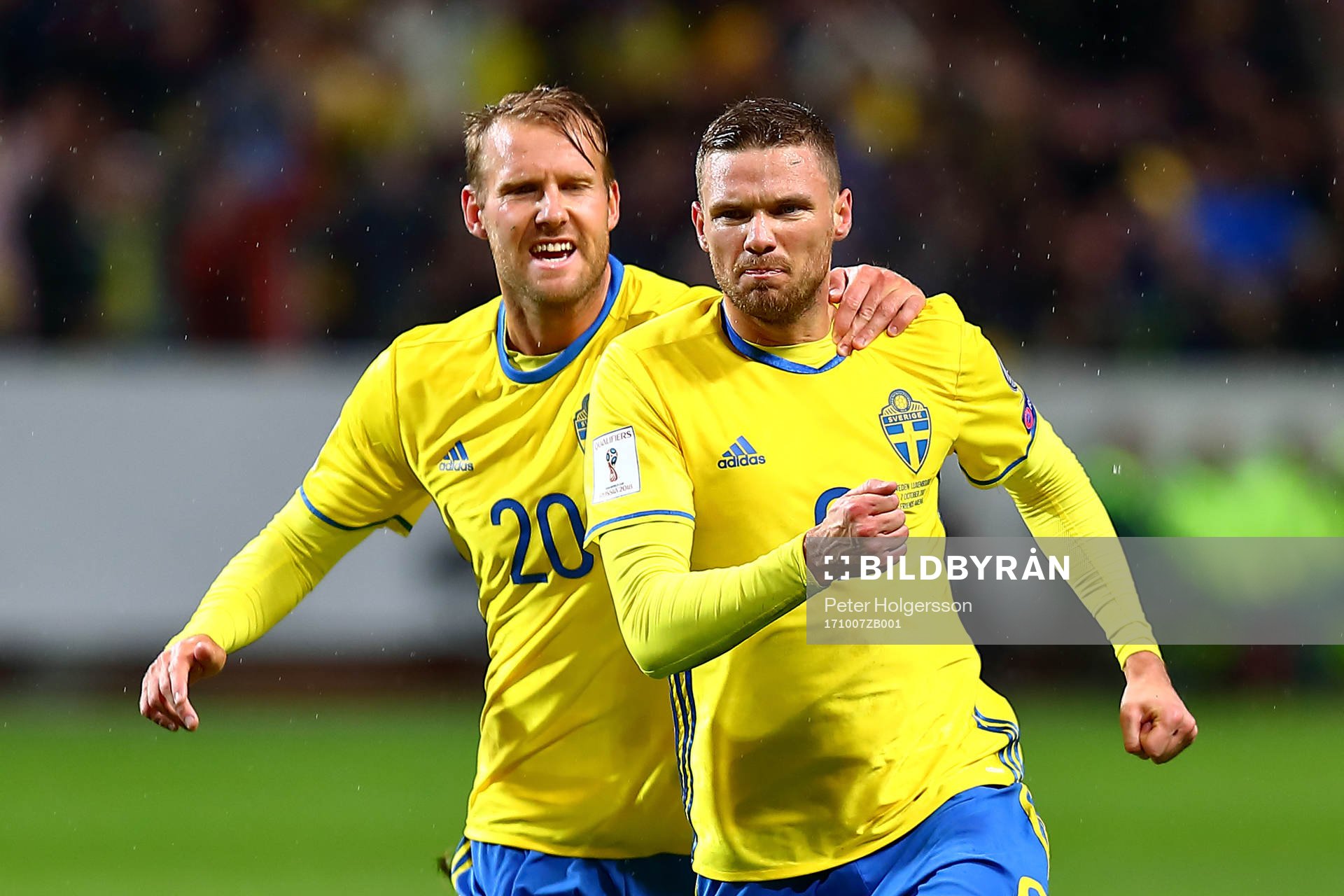 Sveriges Ola Toivonen och Marcus Berg jublar