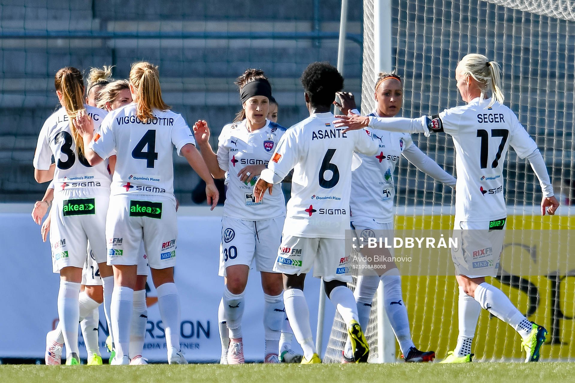 Rosengårds Iva Landeka jublar efter 2-0 under fotbollsmatchen i Damallsvenskan mellan FC Rosengård och Djurgården den 8 oktober 2017 i Malmö.