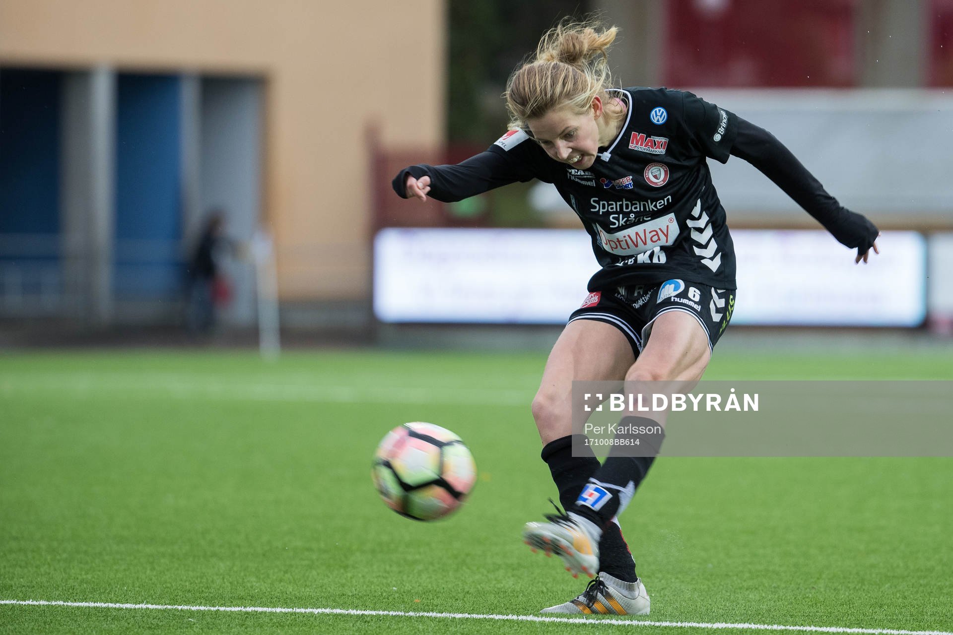 Kristianstads Amanda Edgren laddar mot mål