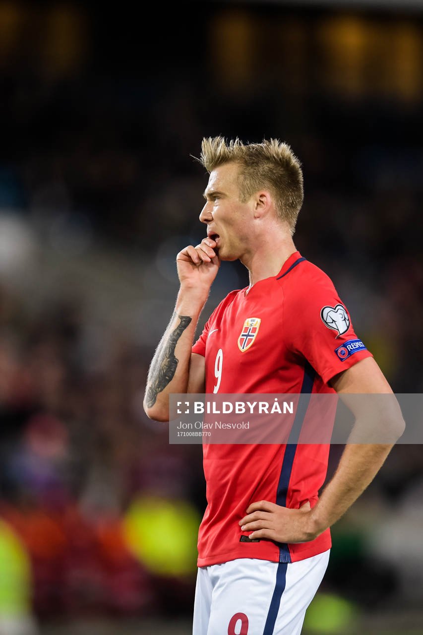 Alexander Toft Søderlund of Norway looks dejected