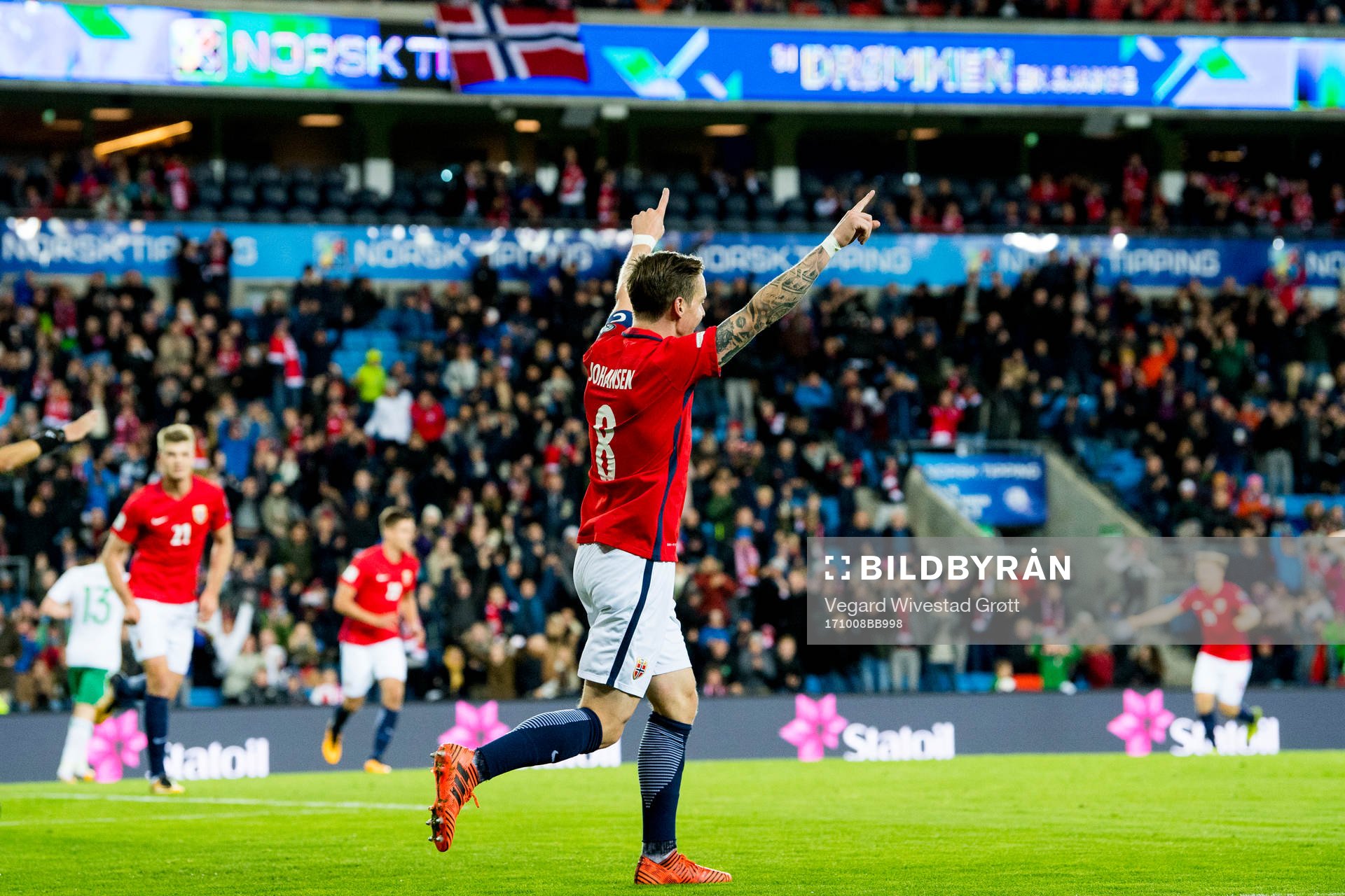 Stefan Johansen of Norway celebrates the 1-0 goal
