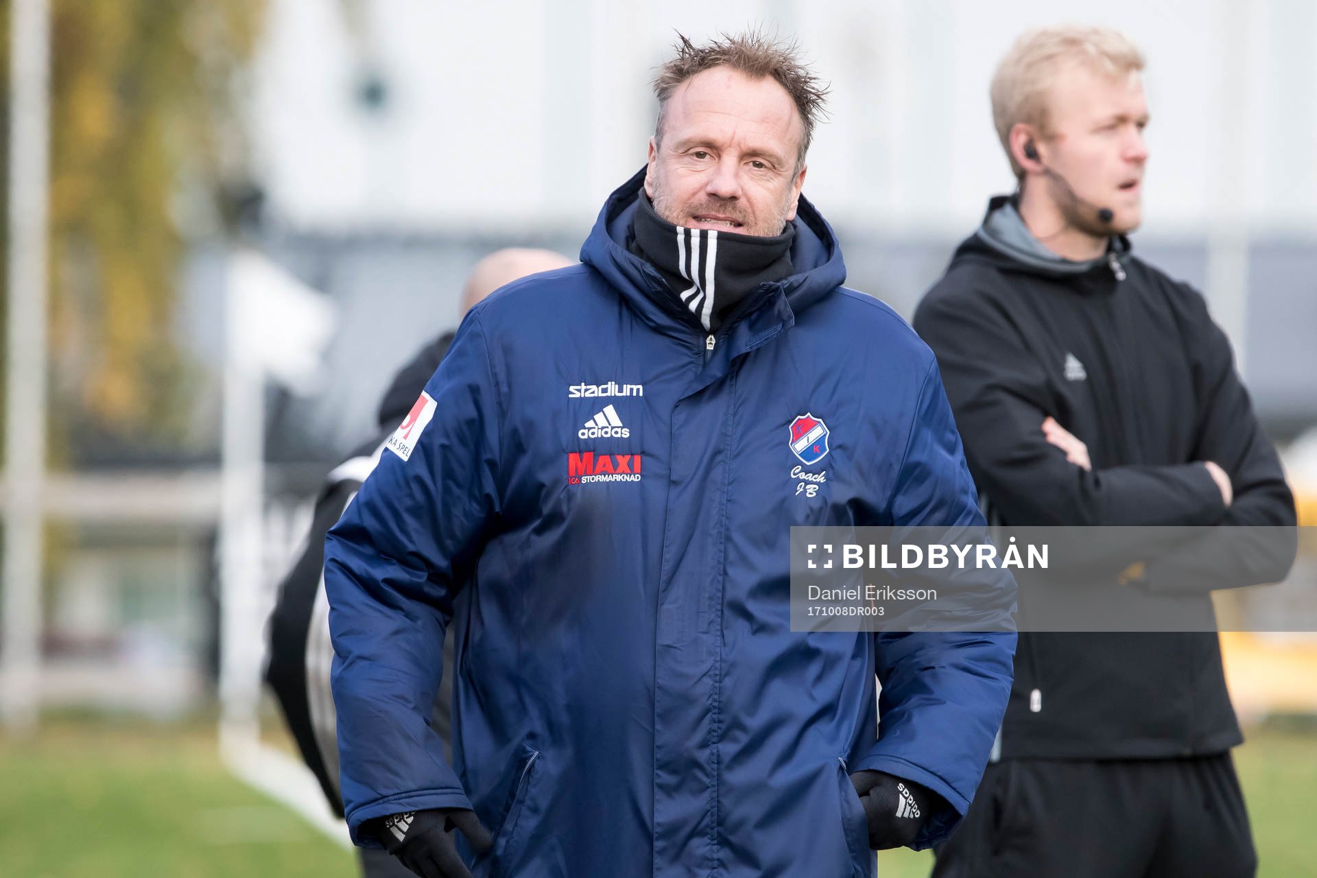Kvarnsvedens tränare Jonas Björkgren  i fotbollsmatchen i damallsvenskan mellan Kvarnsveden och Piteå den 8 oktober 2017 i Borlänge.