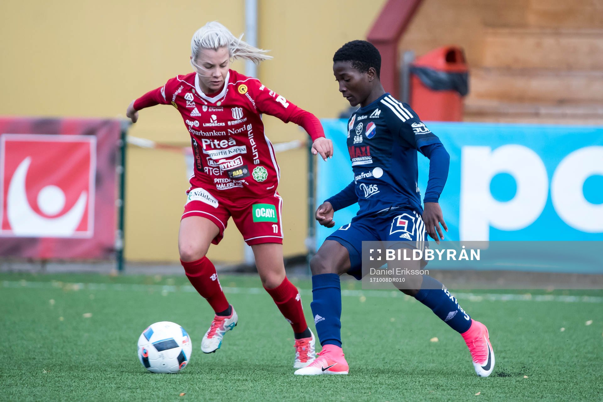 Kvarnsvedens Brianne Reed och Piteås Lotta Ökvist  i