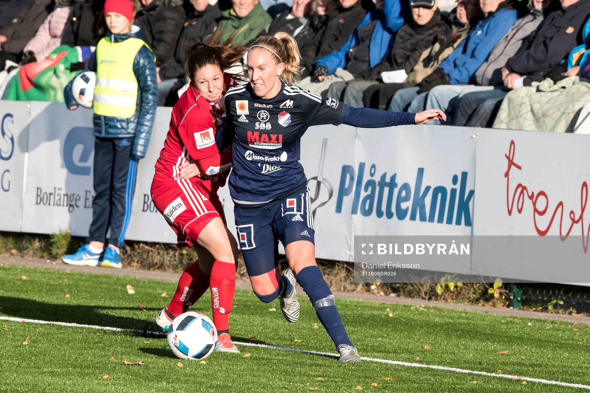 Piteås Felicia Karlsson jo kamp med Kvarnsvedens Julia