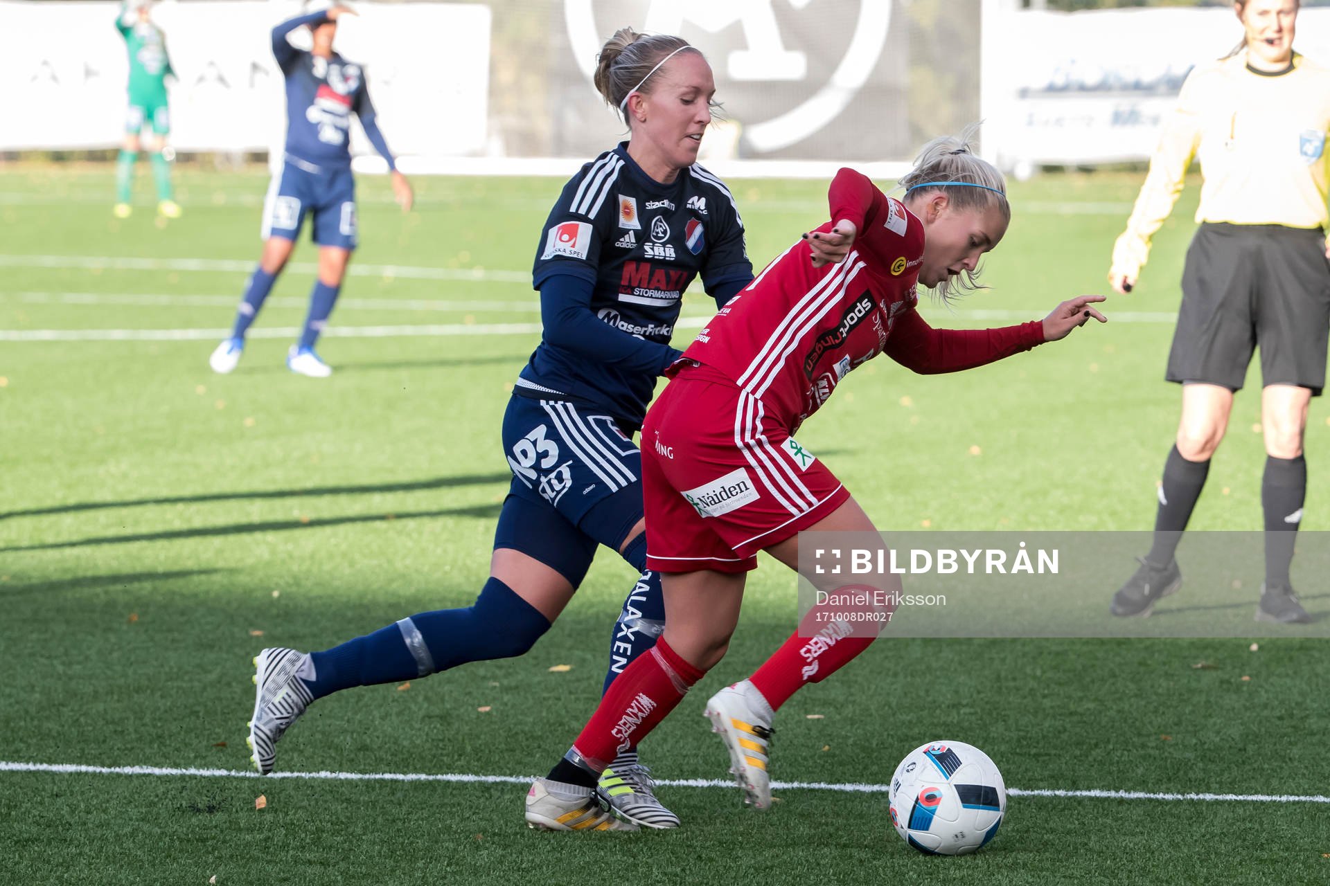 Kvarnsvedens Julia Roddar och Piteås Ronja Aronsson  i