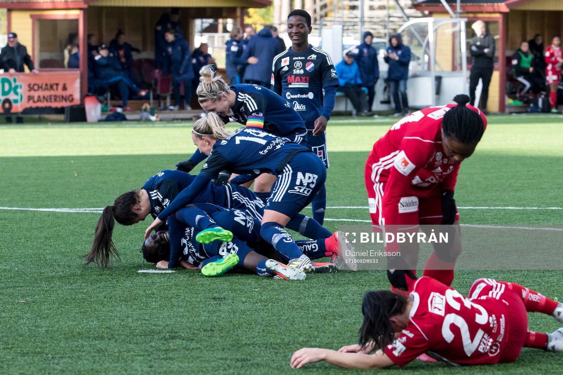 Piteås Faith Ikidi och June Pedersen deppar