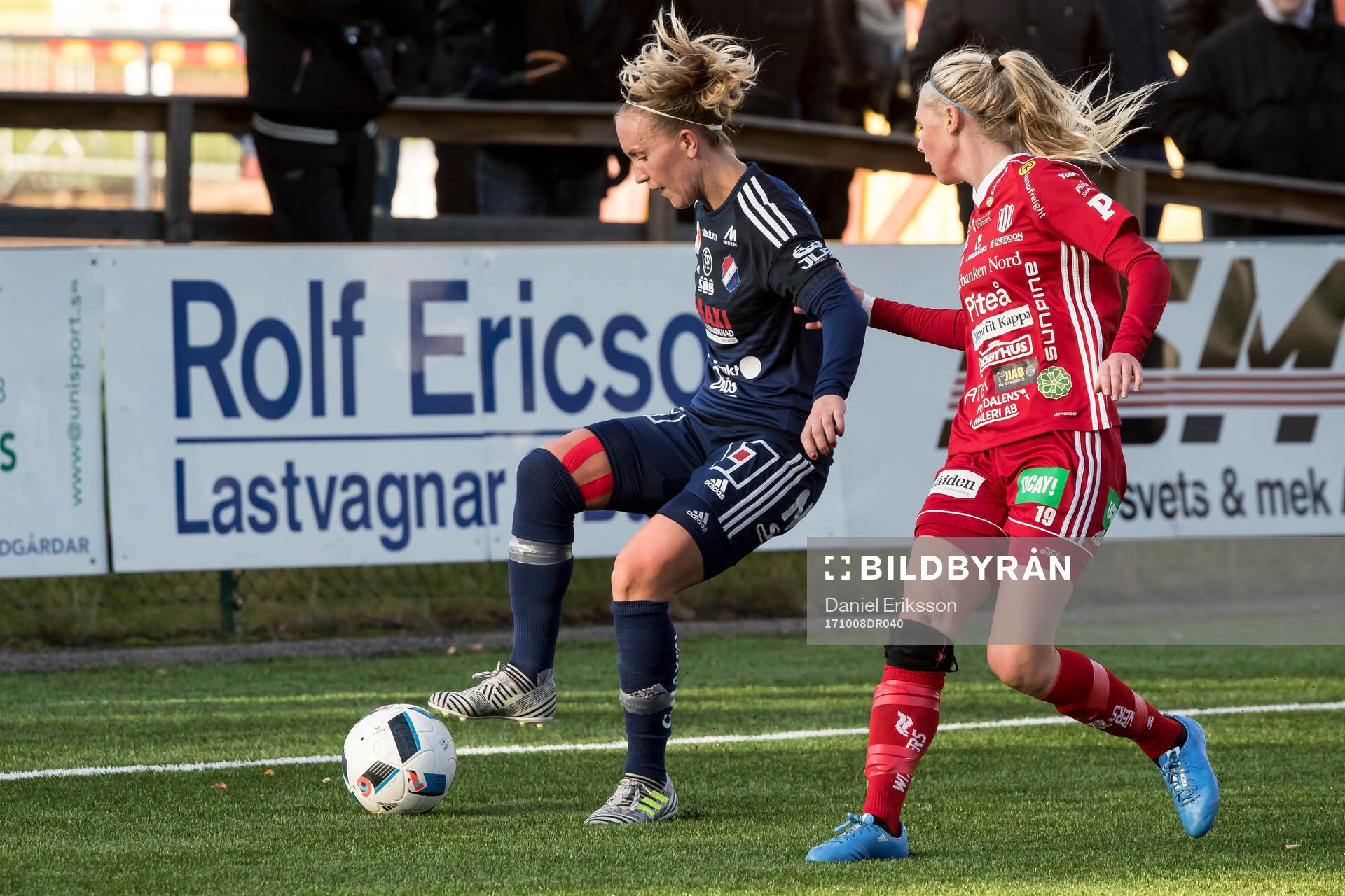 Kvarnsvedens Julia Roddar och Piteås Elin Bragnum  i