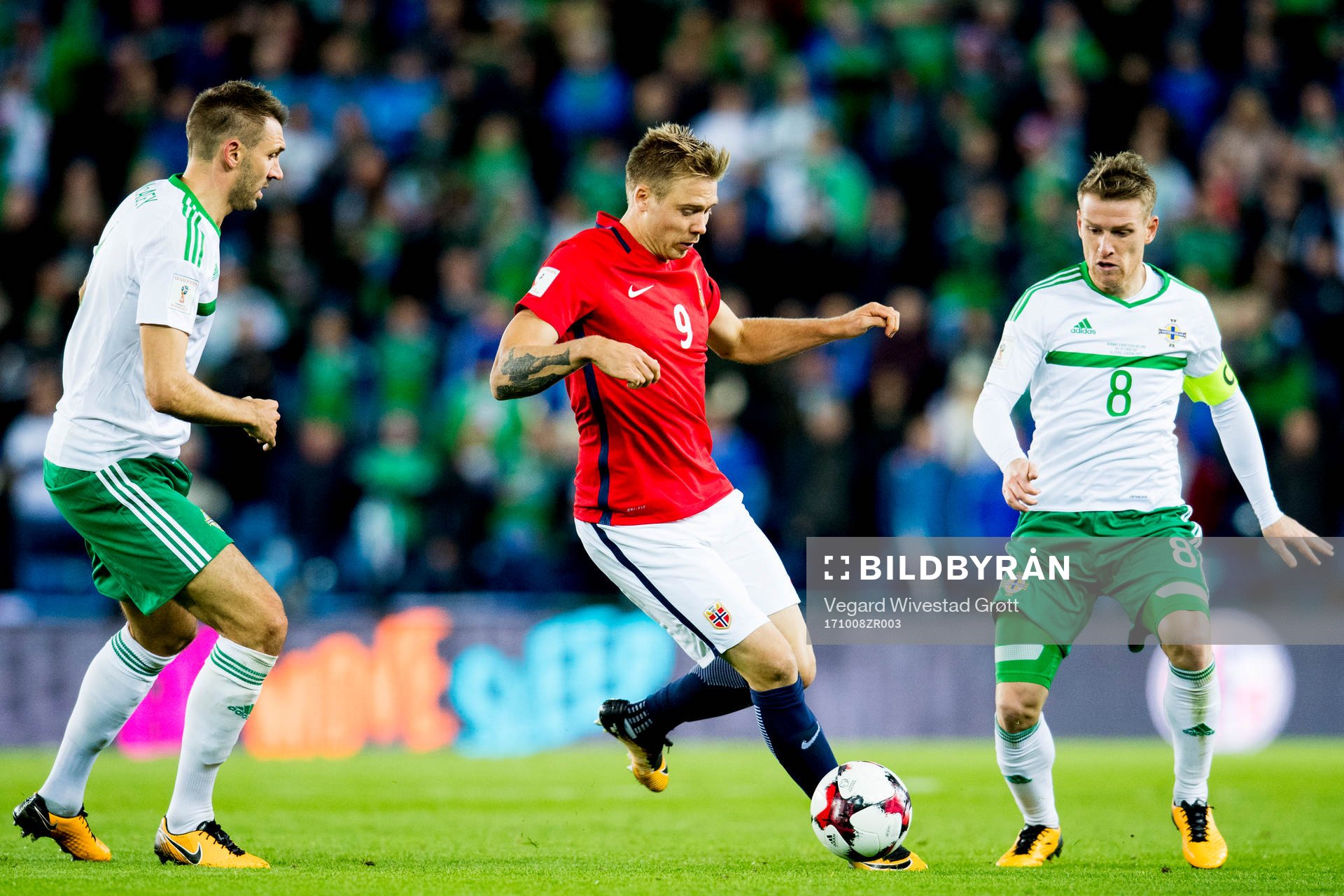 Gareth McAuley of Northern Ireland, Alexander Toft