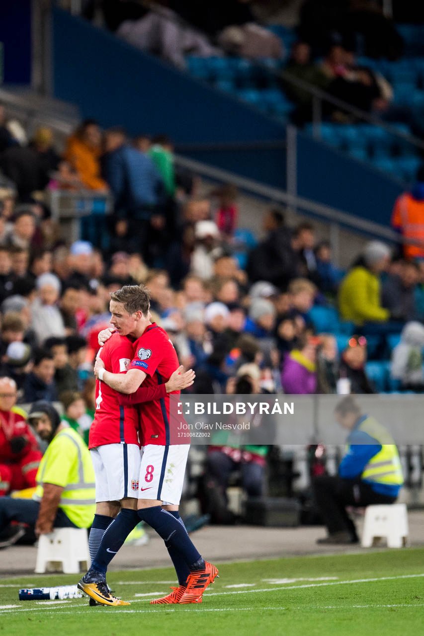 Martin Linnes and Stefan Johansen of Norway