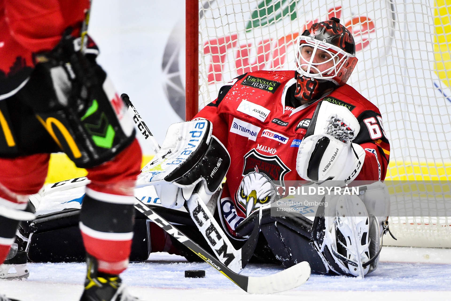 Malmö Redhawks målvakt Oscar Alsenfelt deppar