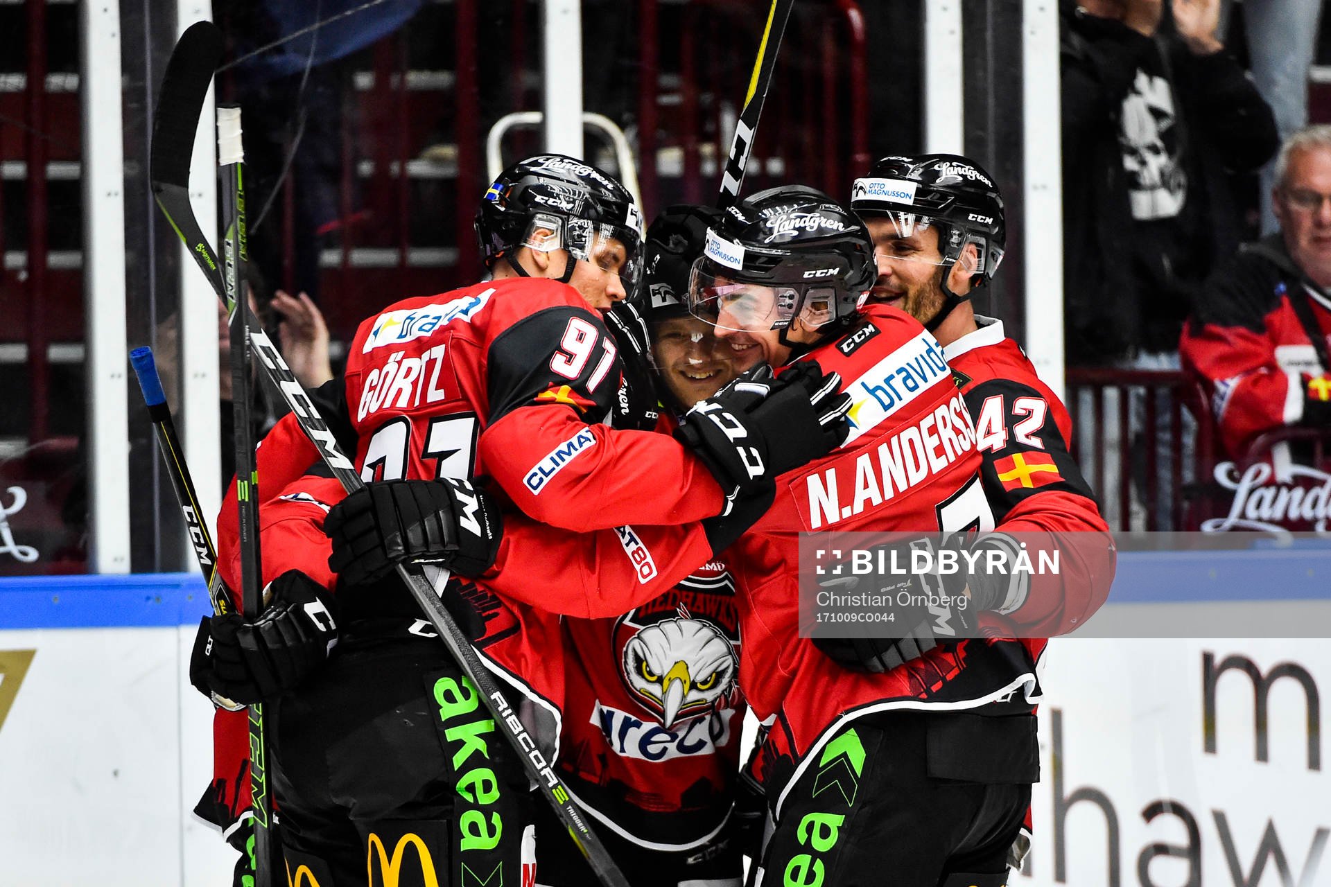 Malmö Redhawks spelare jublar