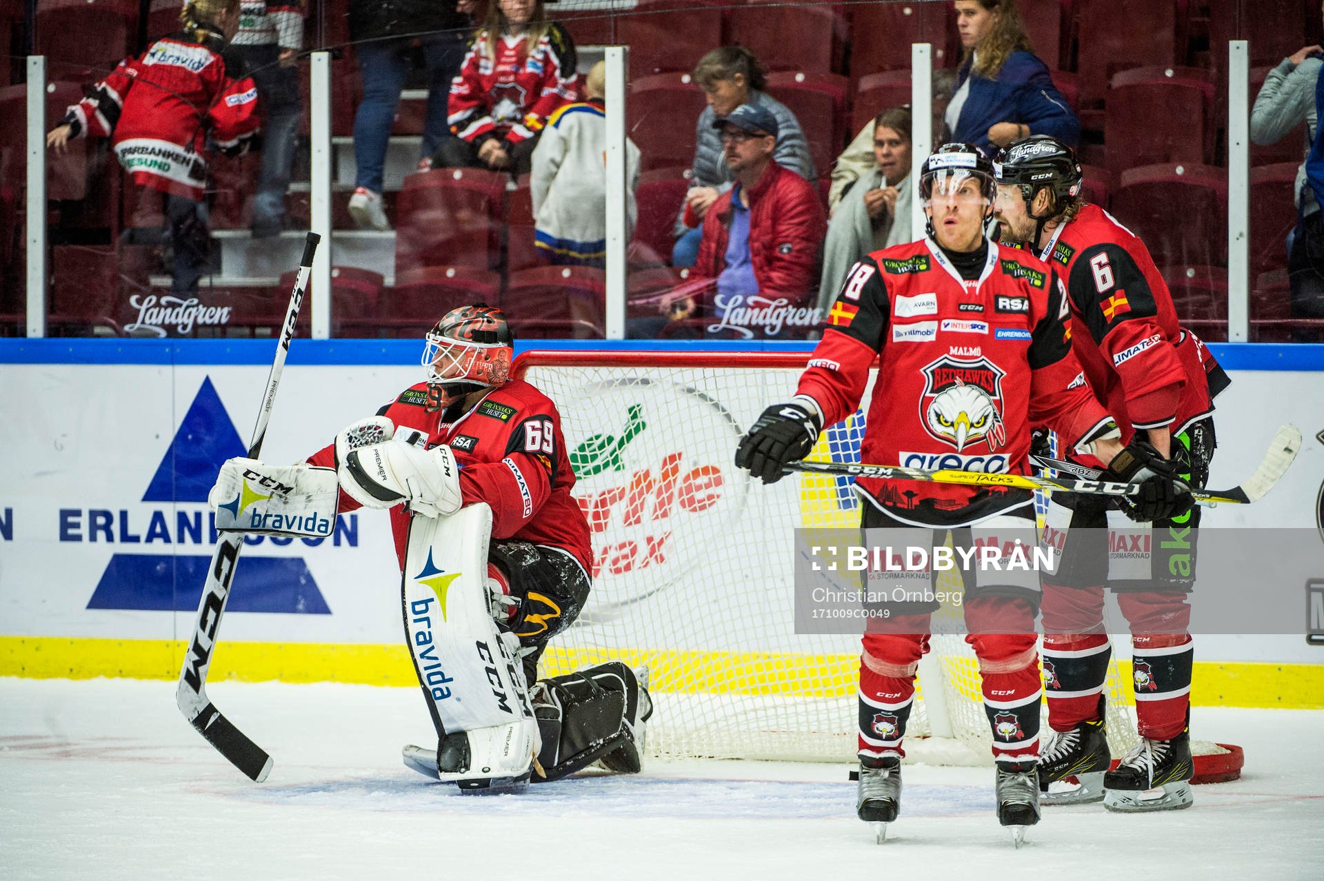Malmö Redhawks målvakt Oscar Alsenfelt, Jens Olsson och