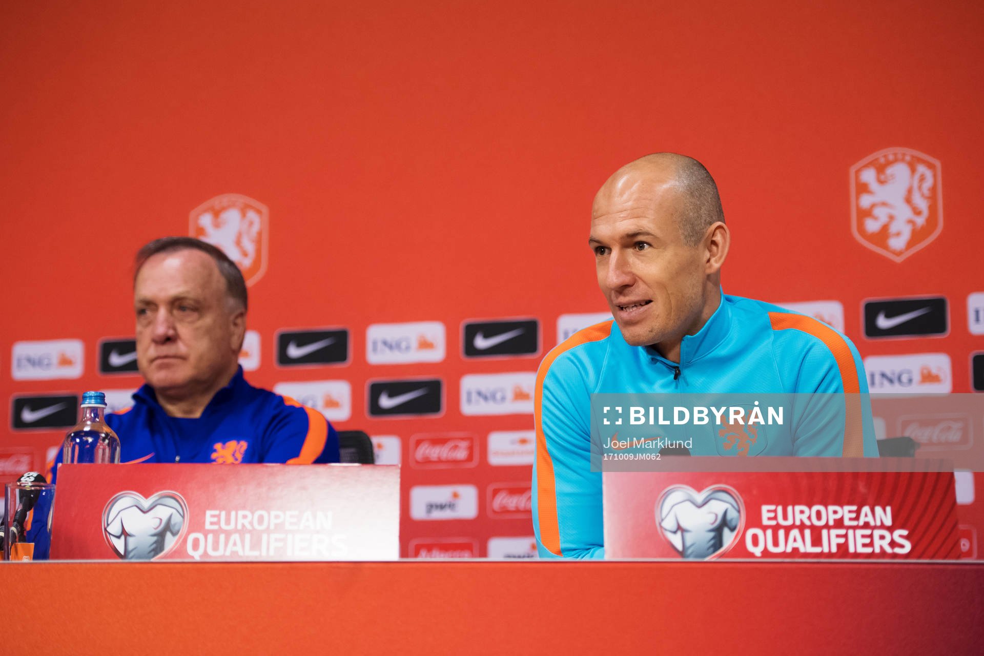 Förbundskapten Dick Advocaat och Arjen Robben