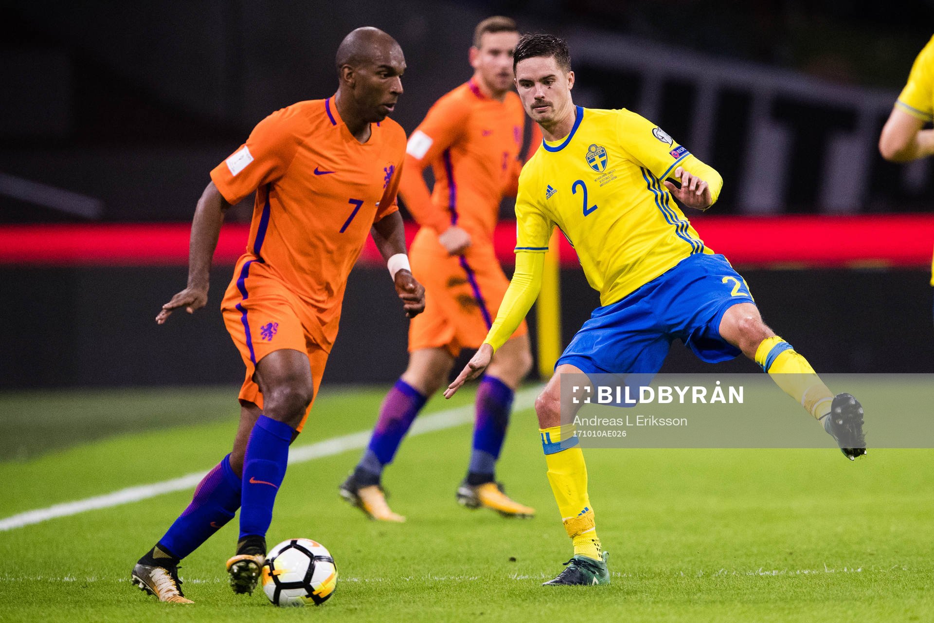 Hollands Ryan Babel och Sveriges Mikael Lustig