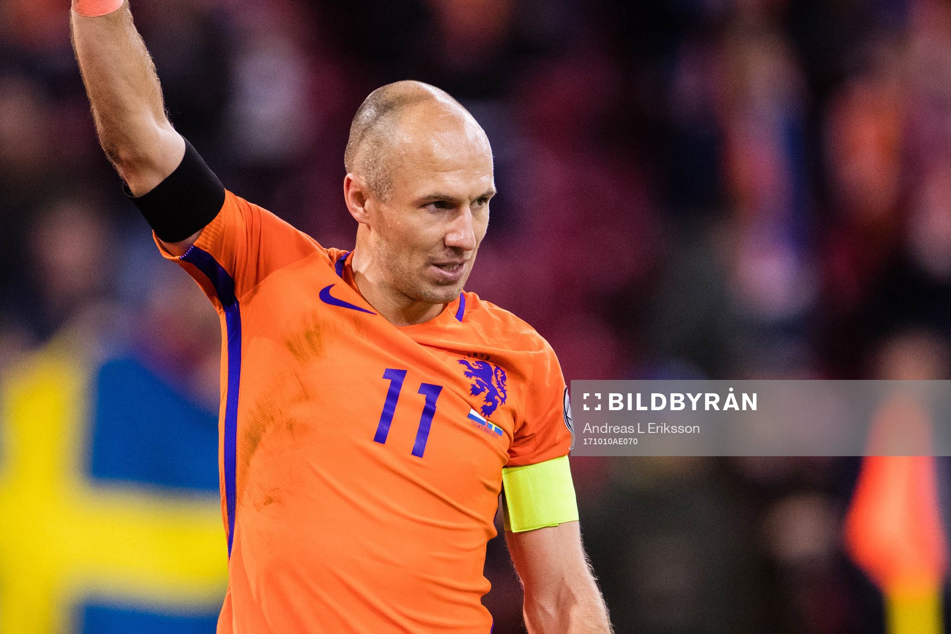 Hollands Arjen Robben tackar publiken