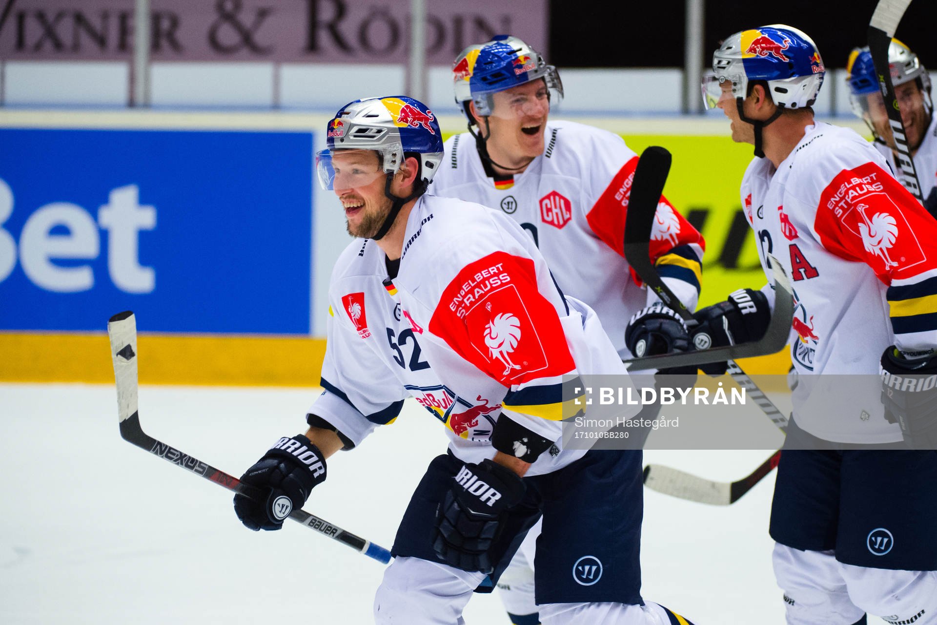 Patrick Hager of RB Munich celebrates the 2-3 goal