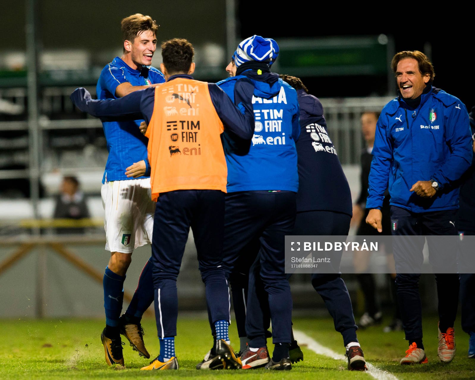 Italiens Matteo Gabbia jublar efter sitt mål till 0-2 under fotbollsmatchen i EM-kvalet för P18 mellan Sverige och Italien den 10 oktober 2017 i Jönköping.