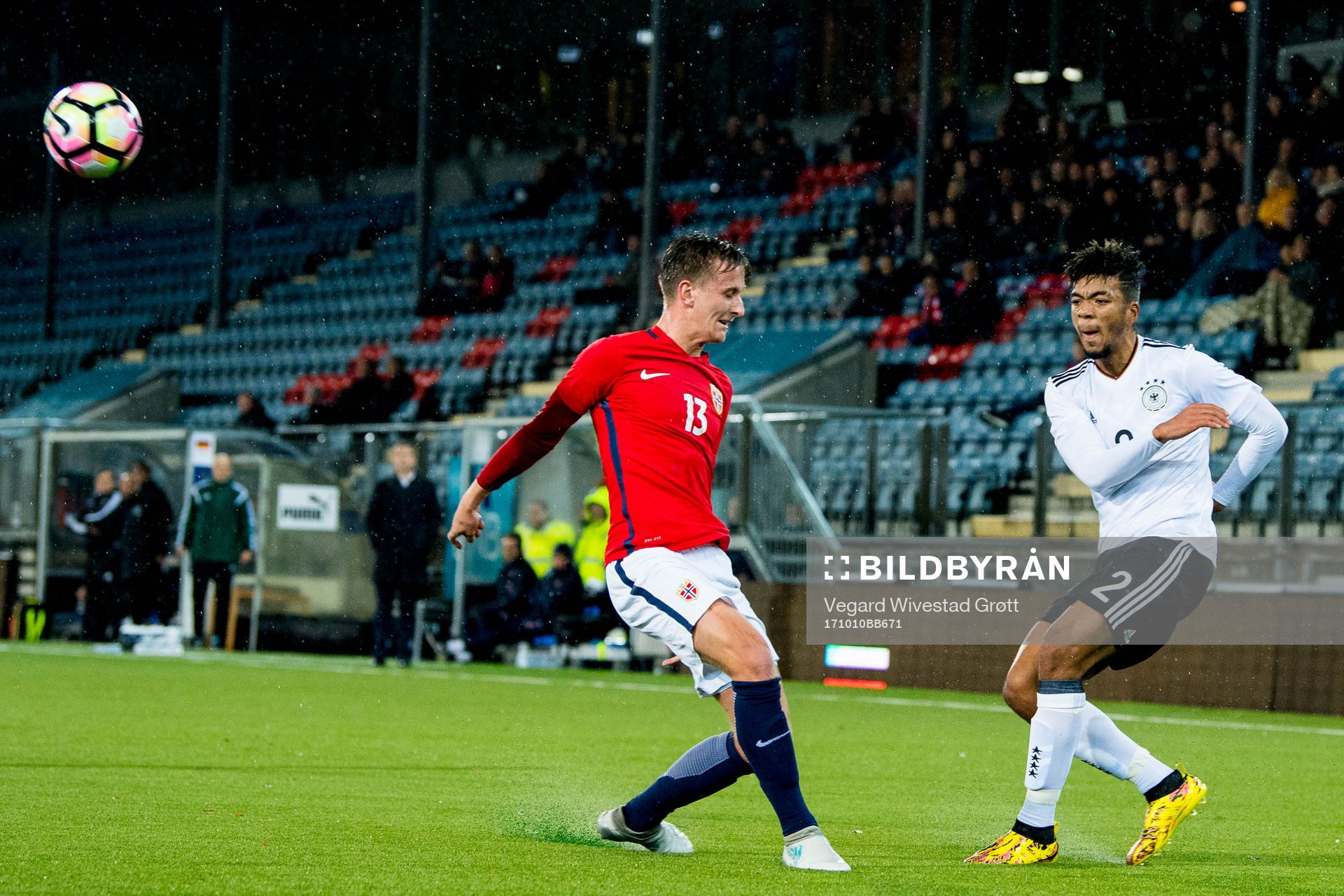 Erlend Reitan of Norway and Benjamin Henrichs of Germany during the UEFA European Under-21 Qualifier match between Norway and Germany on October 10, 2017 in Drammen.