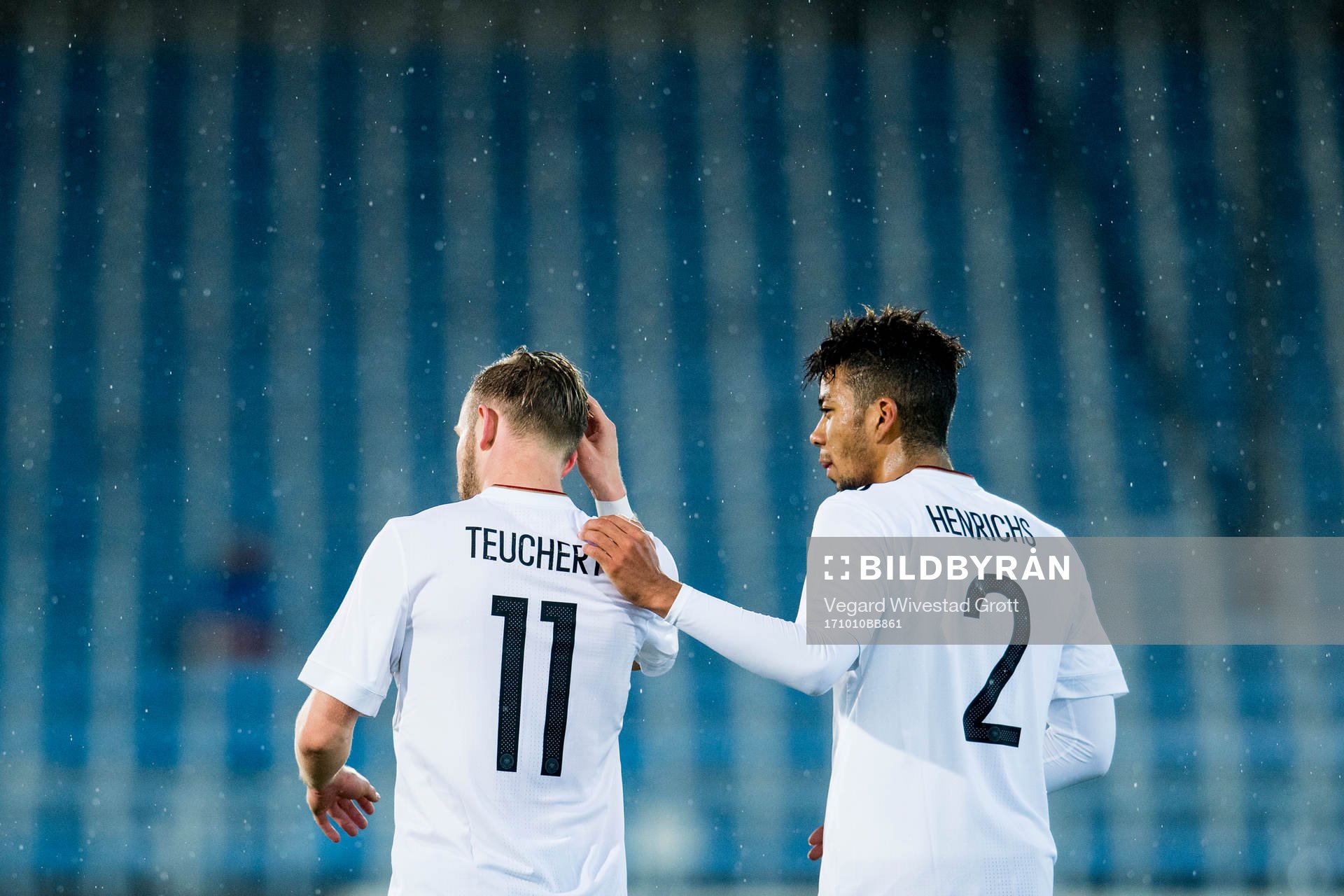 Cedric Teuchert of Germany celebrates with Benjamin Henrichs after scoring 0-1 during the UEFA European Under-21 Qualifier match between Norway and Germany on October 10, 2017 in Drammen.