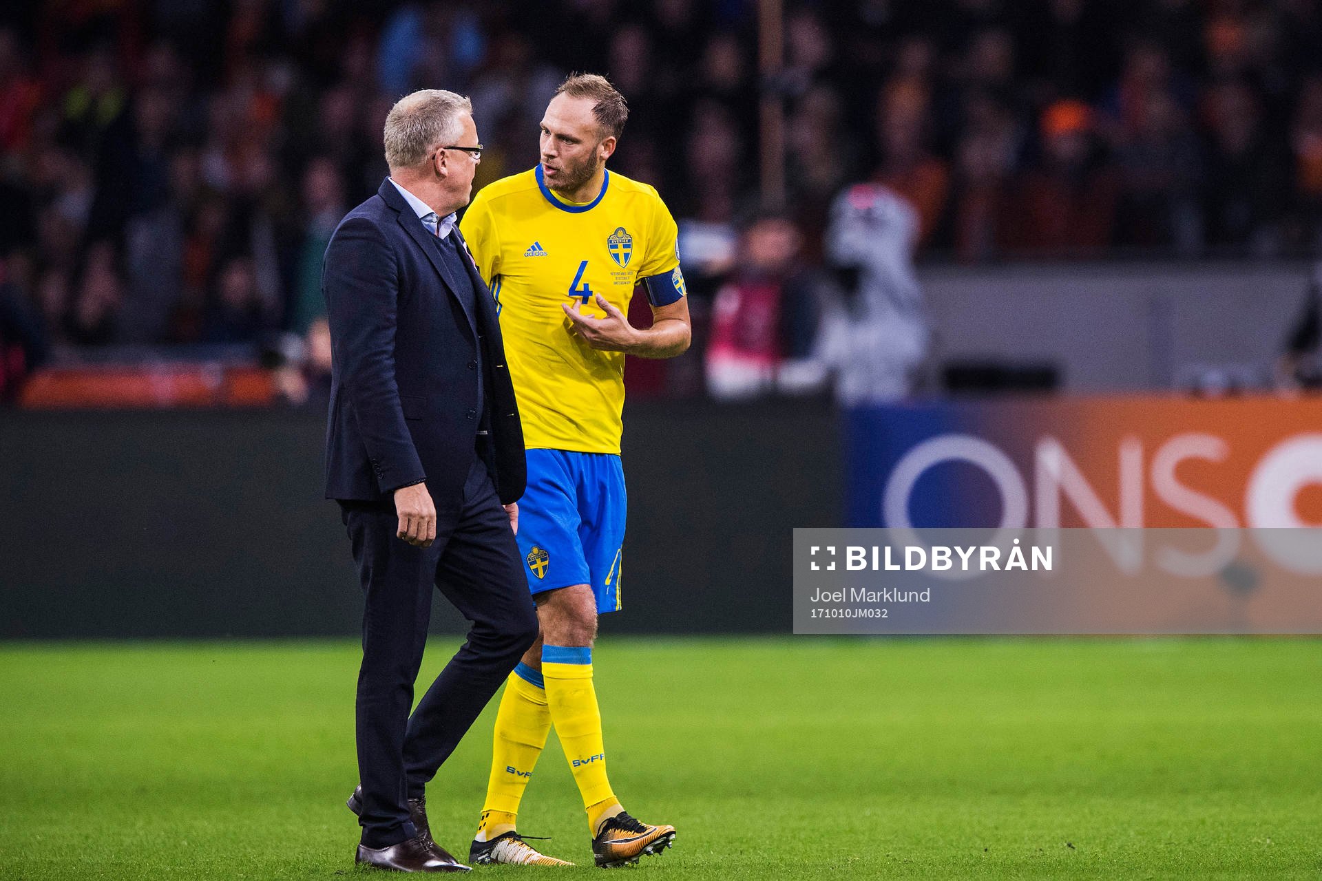 Sveriges Andreas Granqvist och förbundskapten Janne