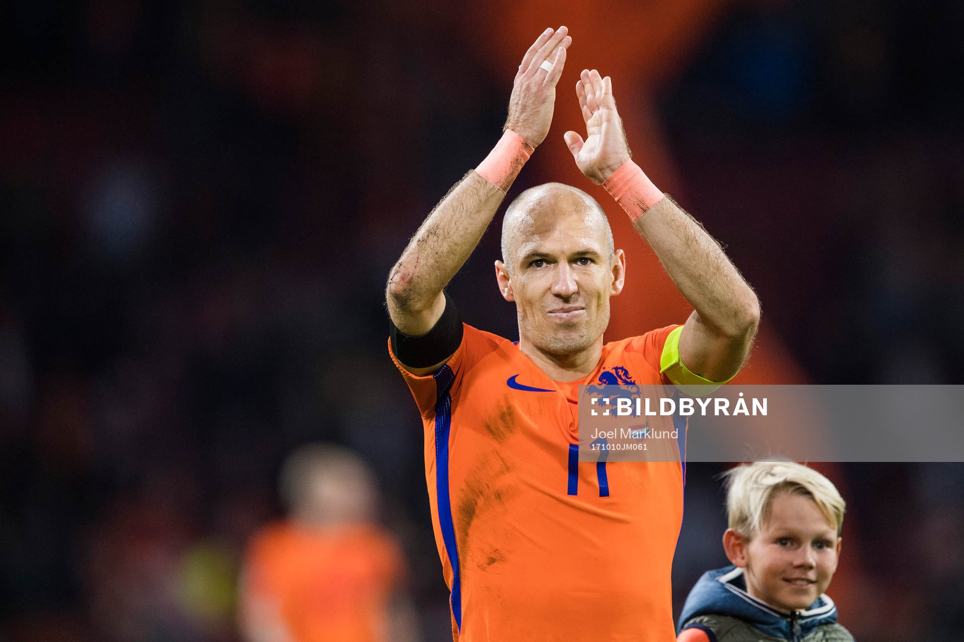 Hollands Arjen Robben tackar publiken
