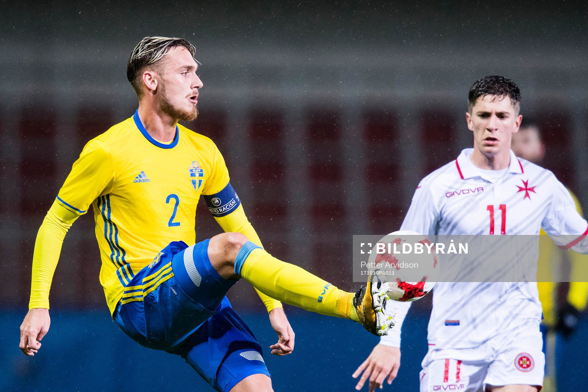 Sveriges Linus Wahlqvist och och Maltas Myles Beerman