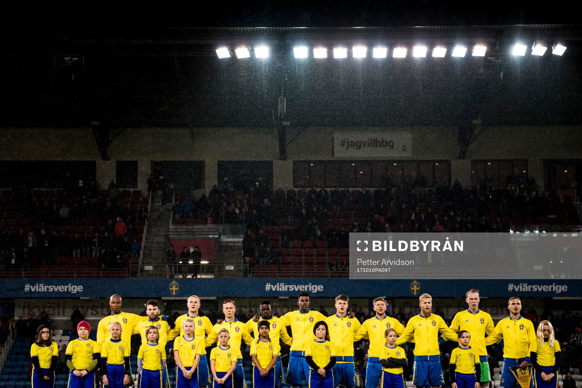 Sveriges spelare står uppställda