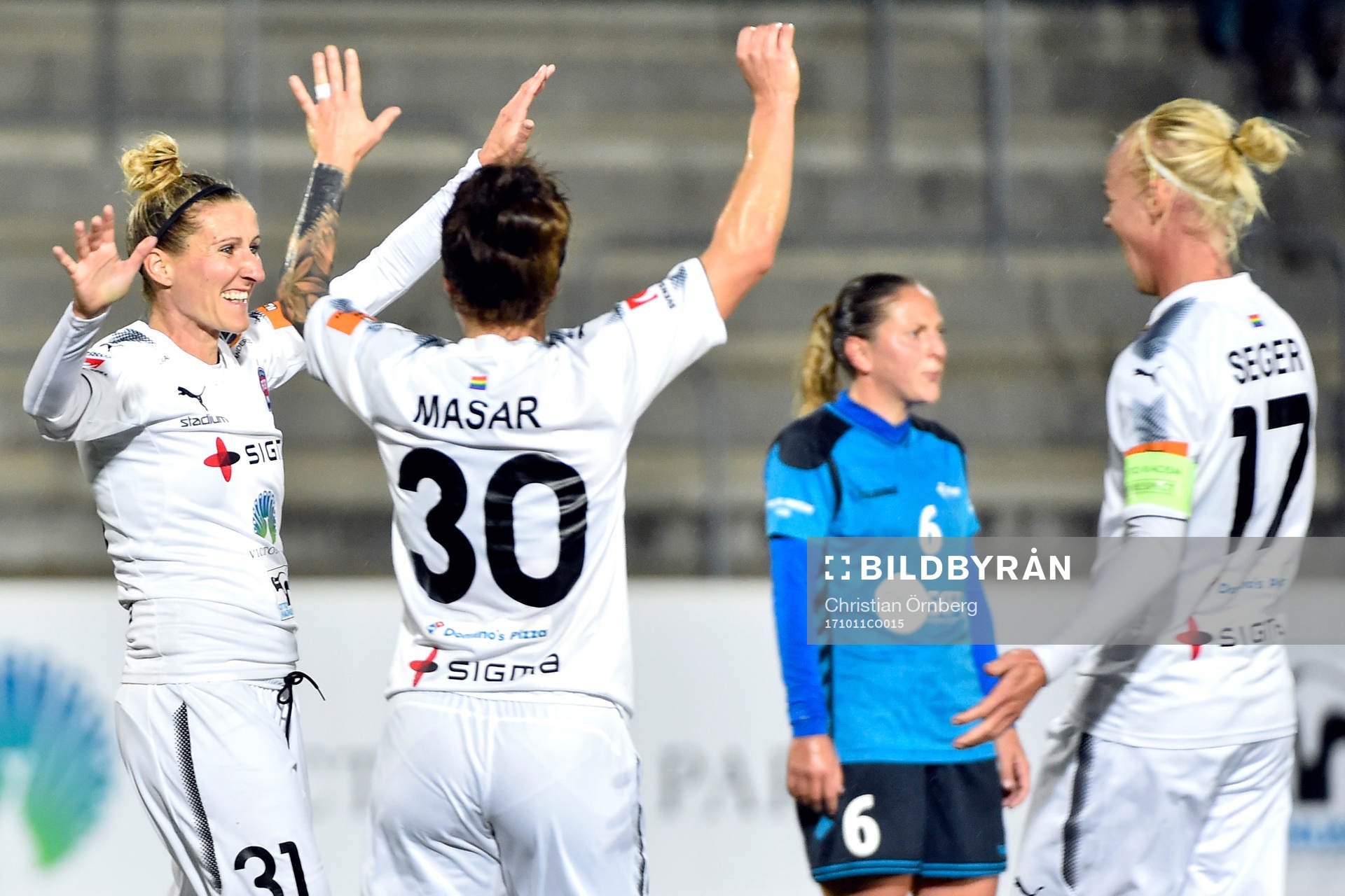 Rosengårds Anja Mittag jublar med lagkamrater