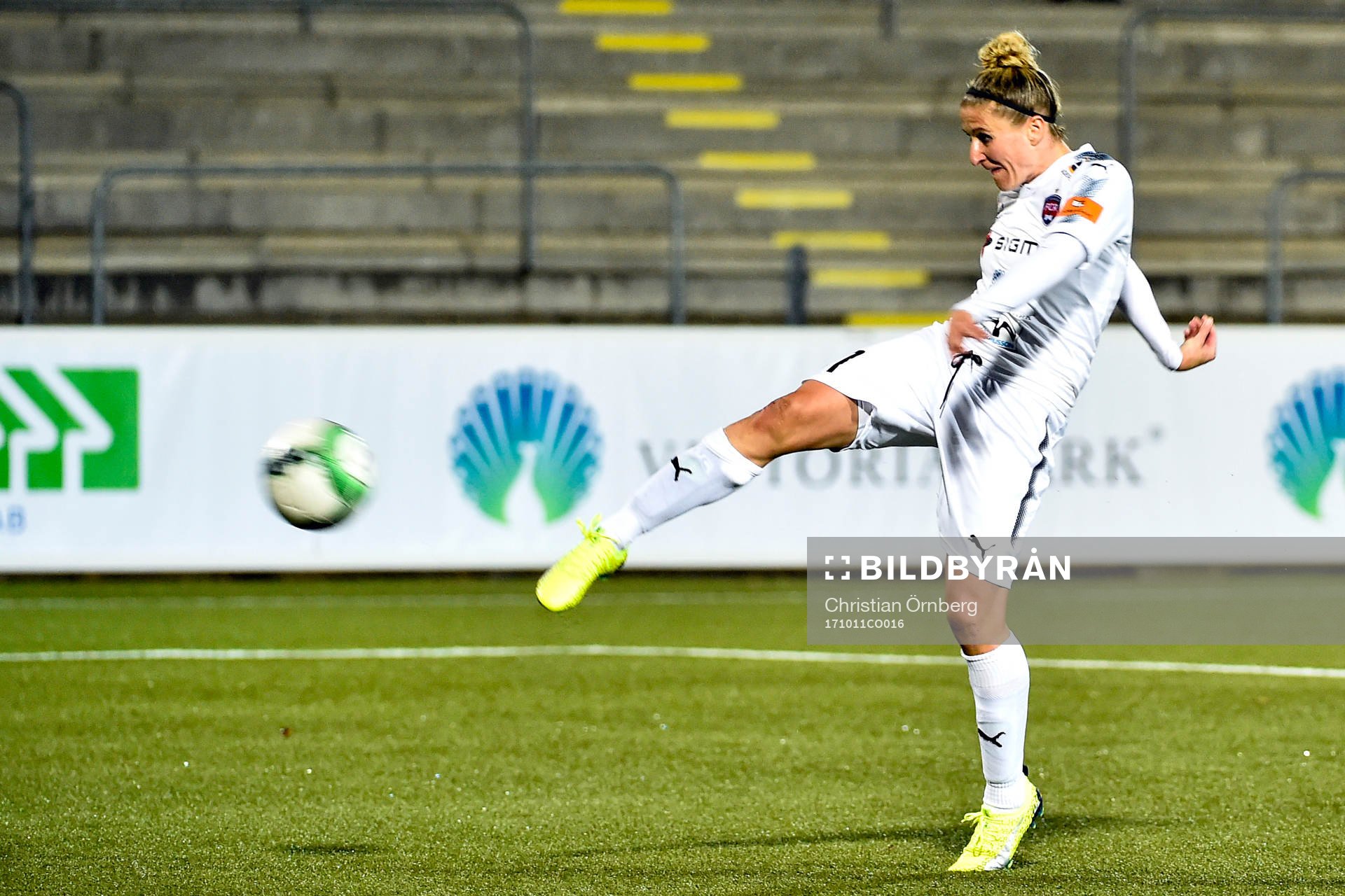 Rosengårds Anja Mittag gör 1-0